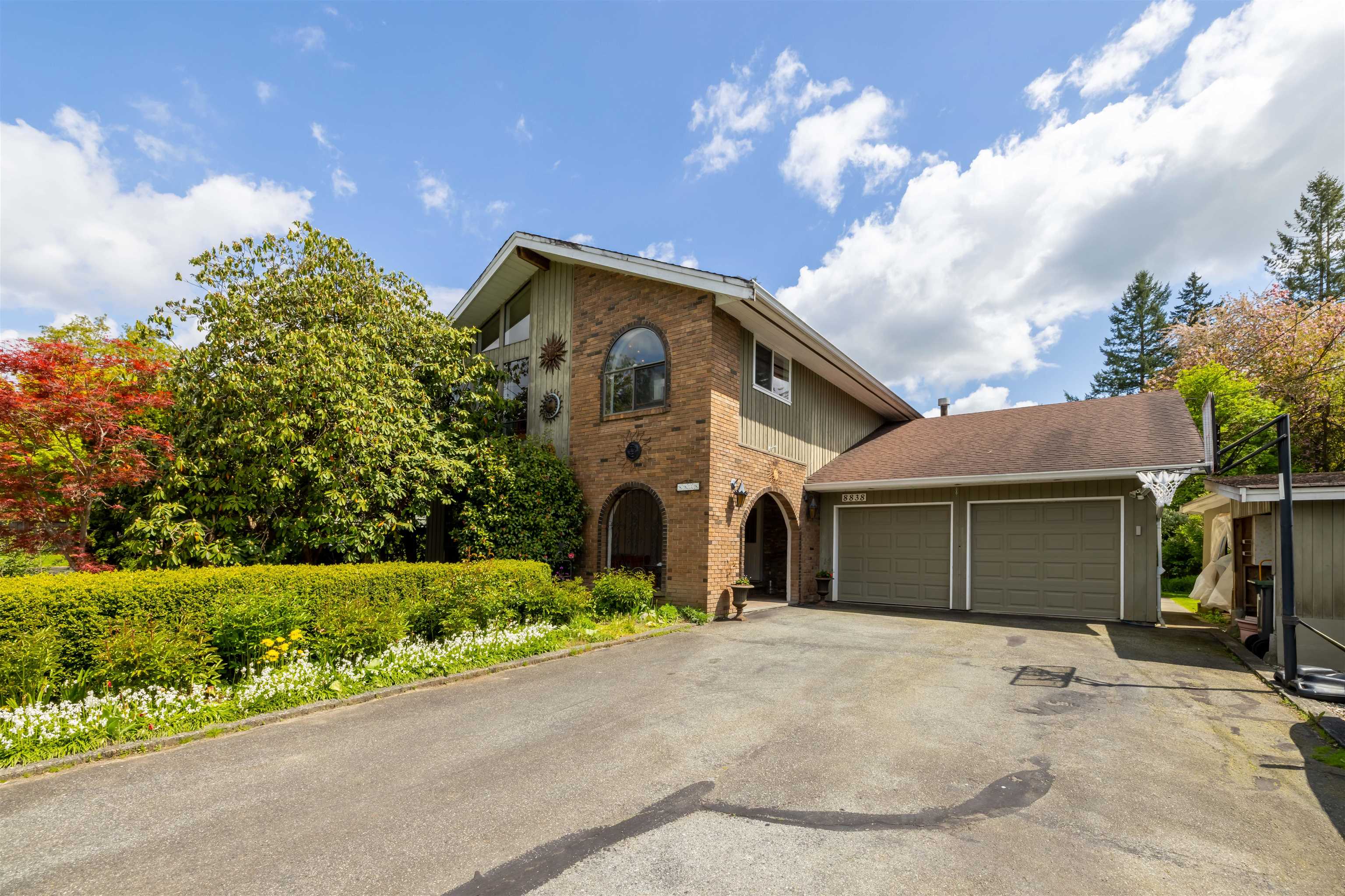 8838 MACKIE STREET, LANGLEY, BC V1M 2R4 Robles Real Estate Group