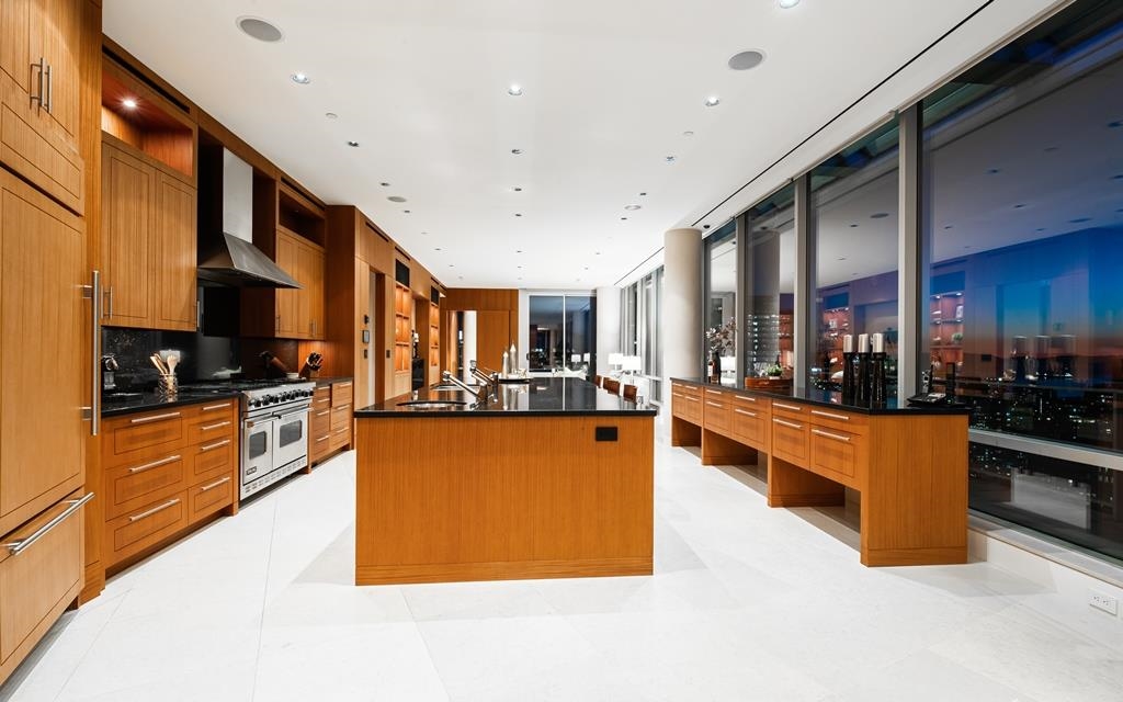 Wilson Lam Realtor, PH4201-1077 CORDOVA STREET, Vancouver, British Columbia V6C 2C6, 3 Bedrooms, 5 Bathrooms, Residential Attached,For Sale ,R2778203