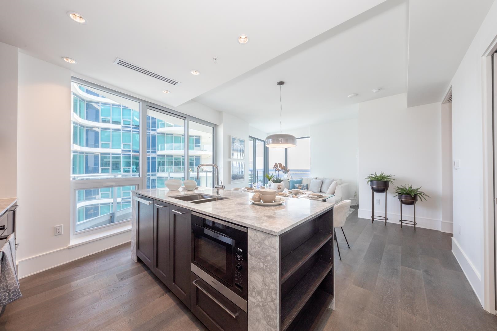 1904-1500 MARTIN STREET, White Rock, British Columbia, 1 Bedroom Bedrooms, ,1 BathroomBathrooms,Residential Attached,For Sale,R2778475