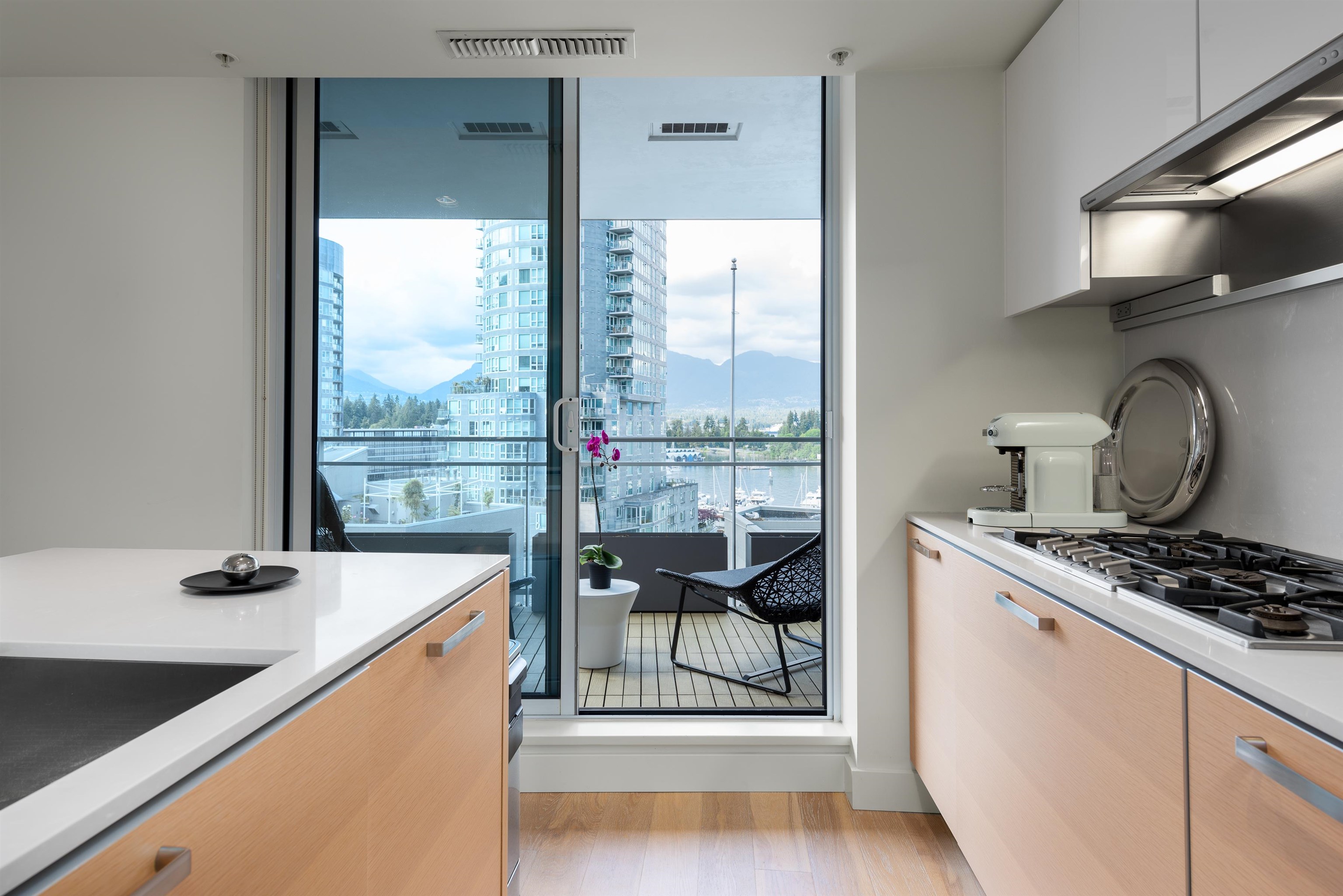 Wilson Lam Realtor, 801-1499 PENDER STREET, Vancouver, British Columbia V6G 0A7, 2 Bedrooms, 2 Bathrooms, Residential Attached,For Sale ,R2778601