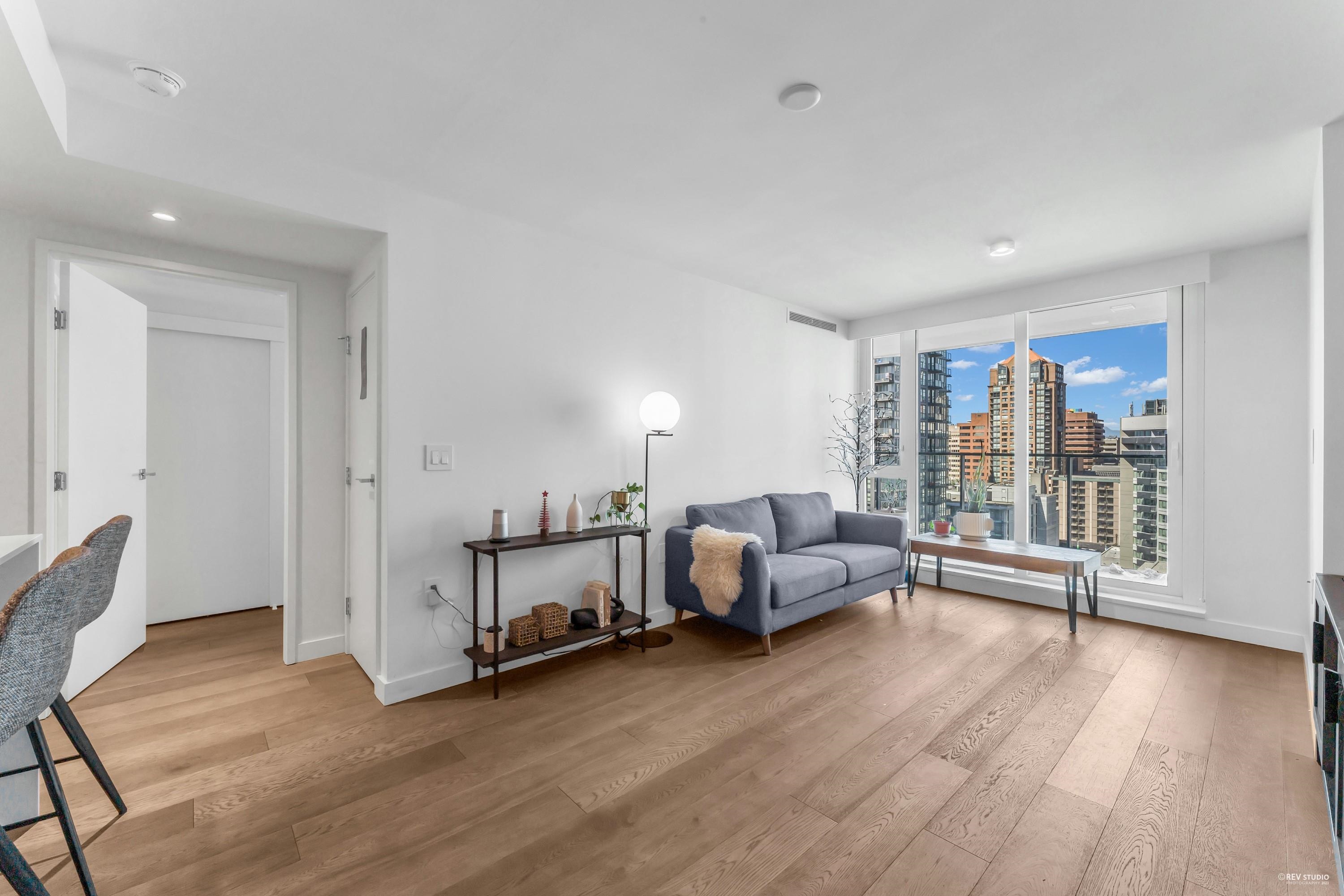 1610-1111 RICHARDS STREET, Vancouver, British Columbia Apartment/Condo, 3 Bedrooms, 3 Bathrooms, Residential Attached,For Sale, MLS-R2779481