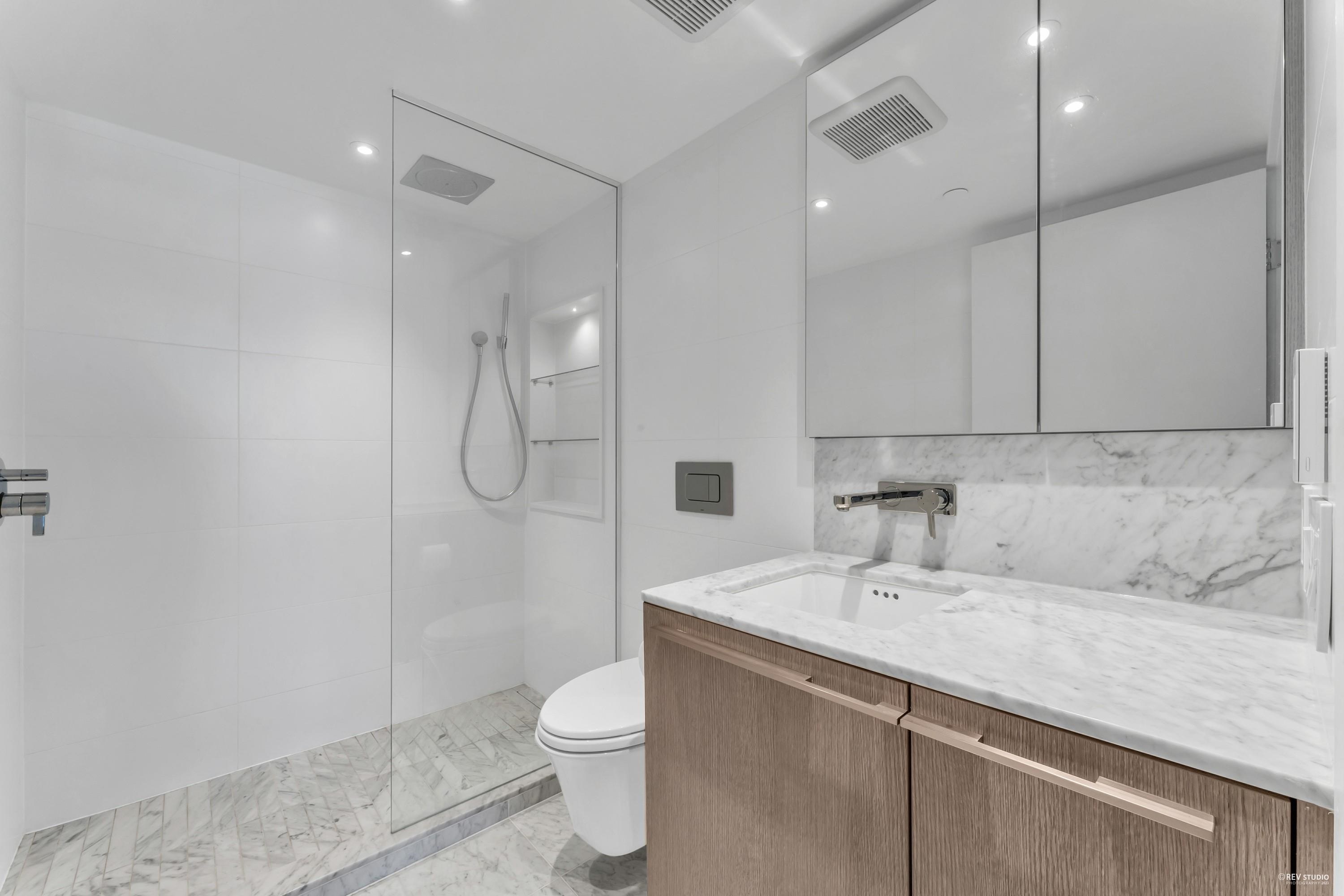 1610-1111 RICHARDS STREET, Vancouver, British Columbia Apartment/Condo, 3 Bedrooms, 3 Bathrooms, Residential Attached,For Sale, MLS-R2779481