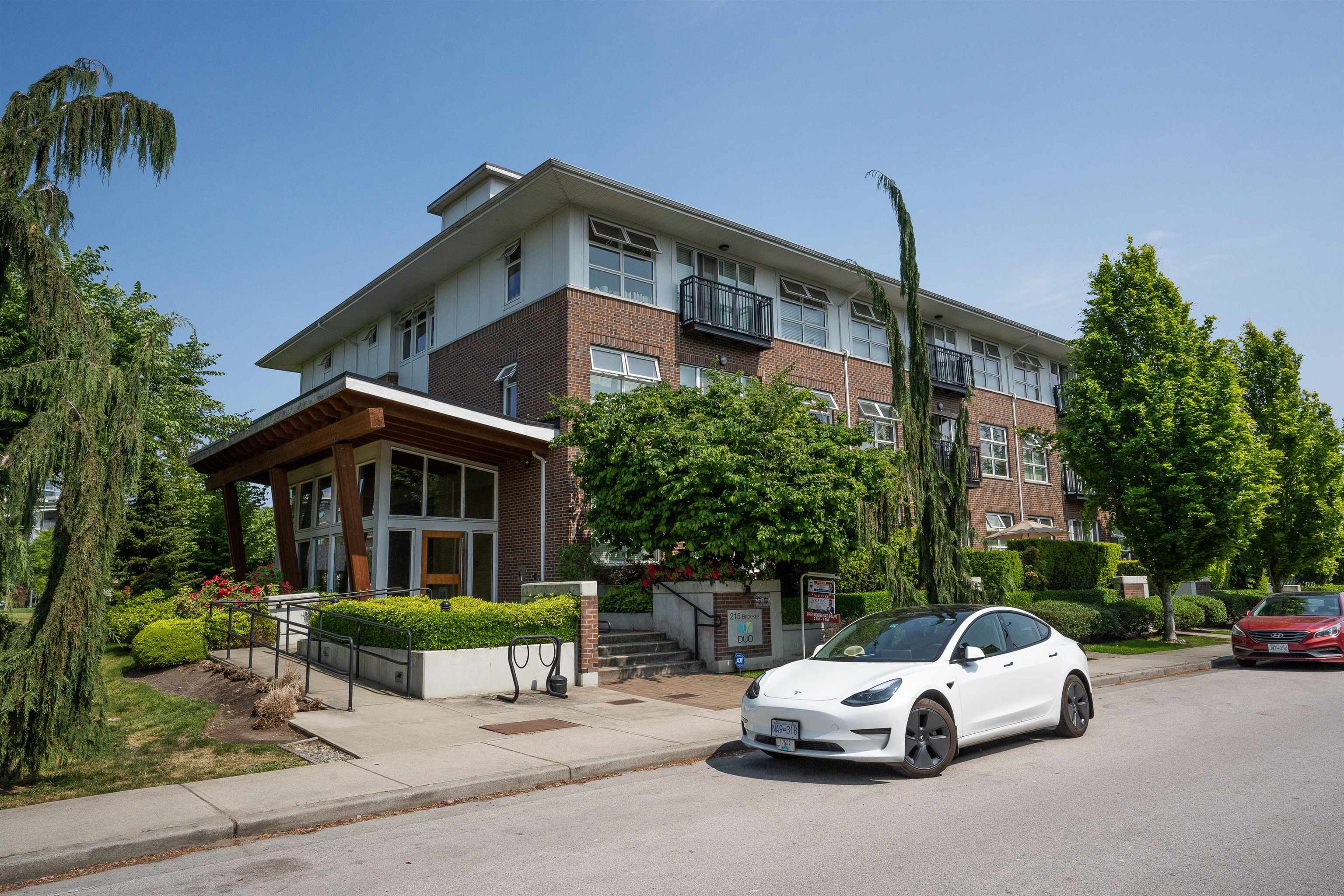 201–215 Brookes St, New Westminster, BC