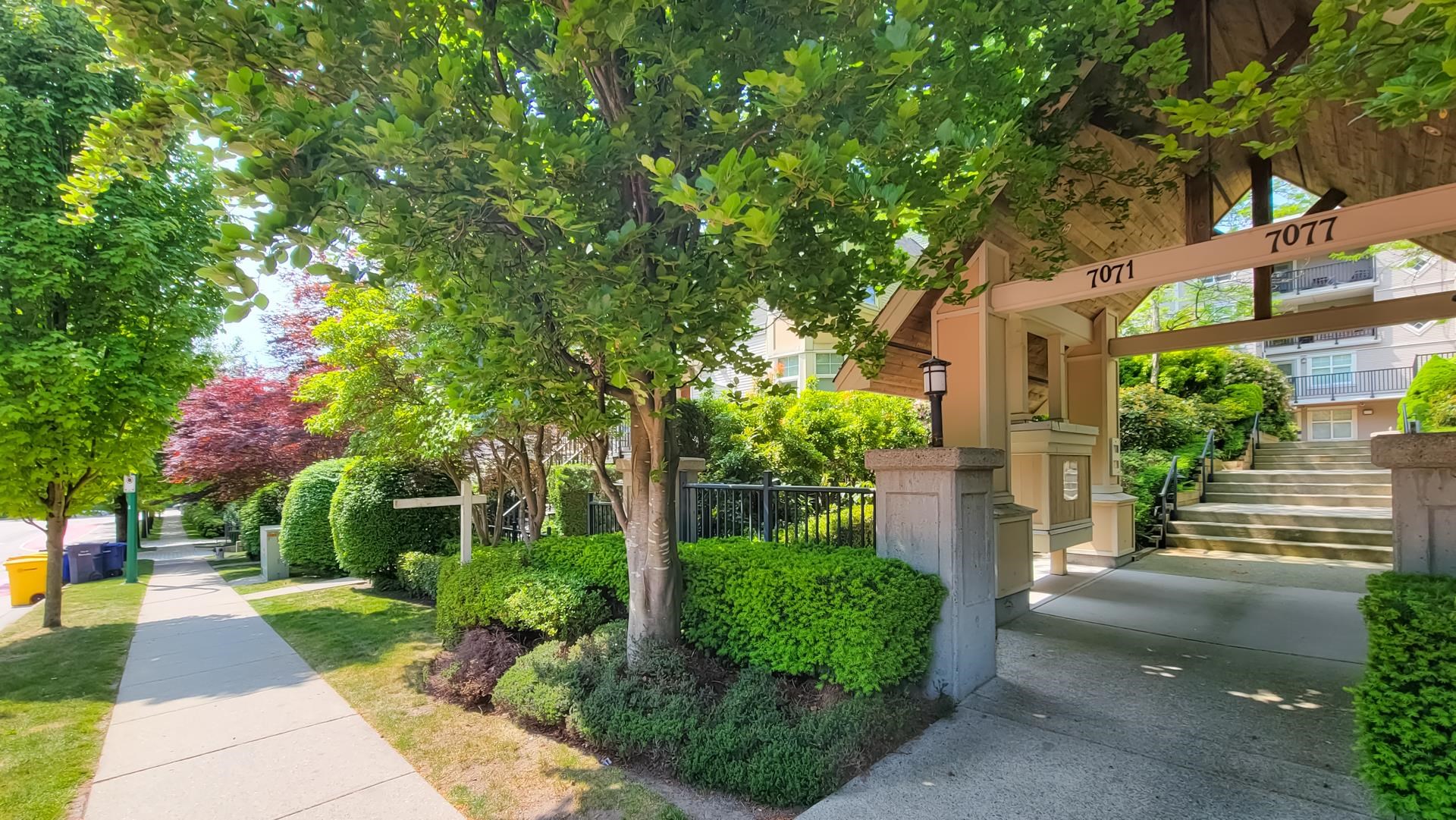 10–7071 Edmonds St, Burnaby, BC