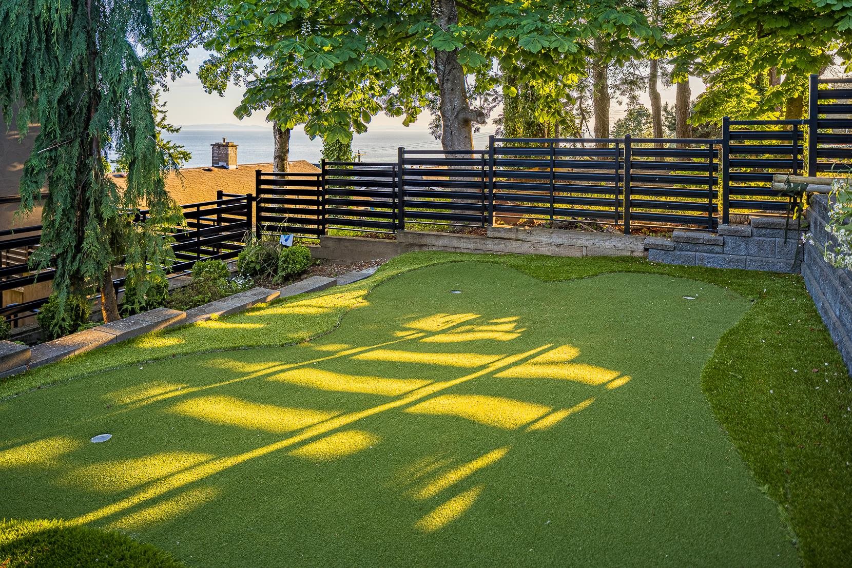 Private Putting Green: Sharpen your golf skills on your very own private putting green