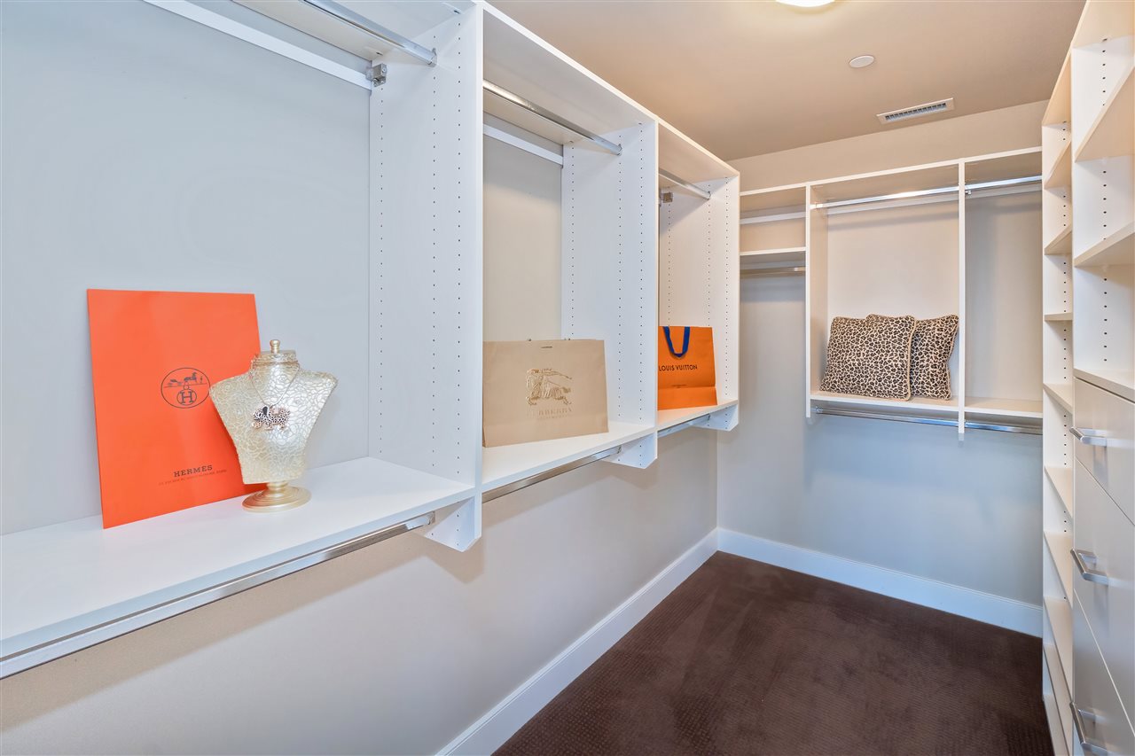 Listing image of 4742 CAULFEILD DRIVE