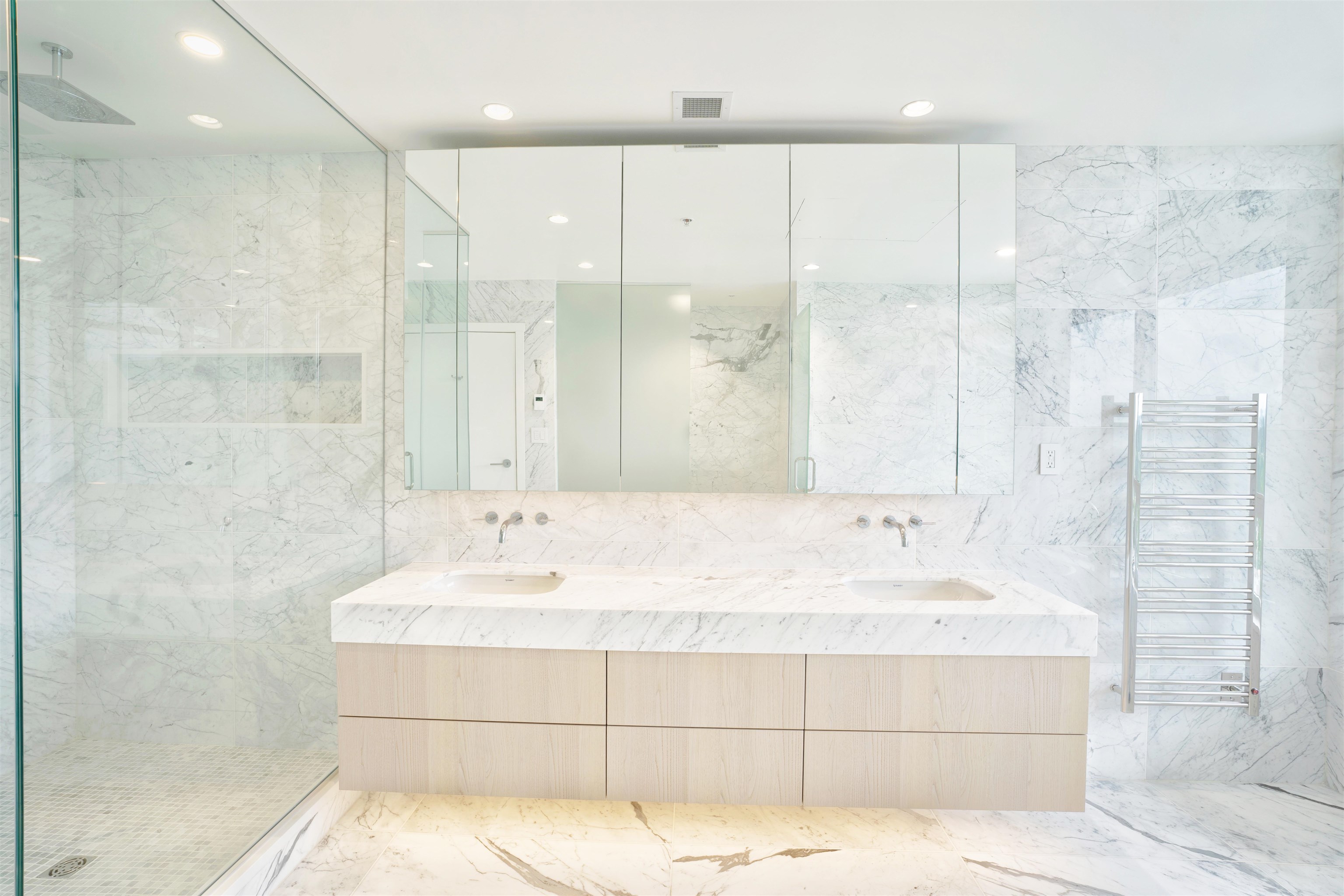 Listing image of PH1 1675 LIONS GATE LANE