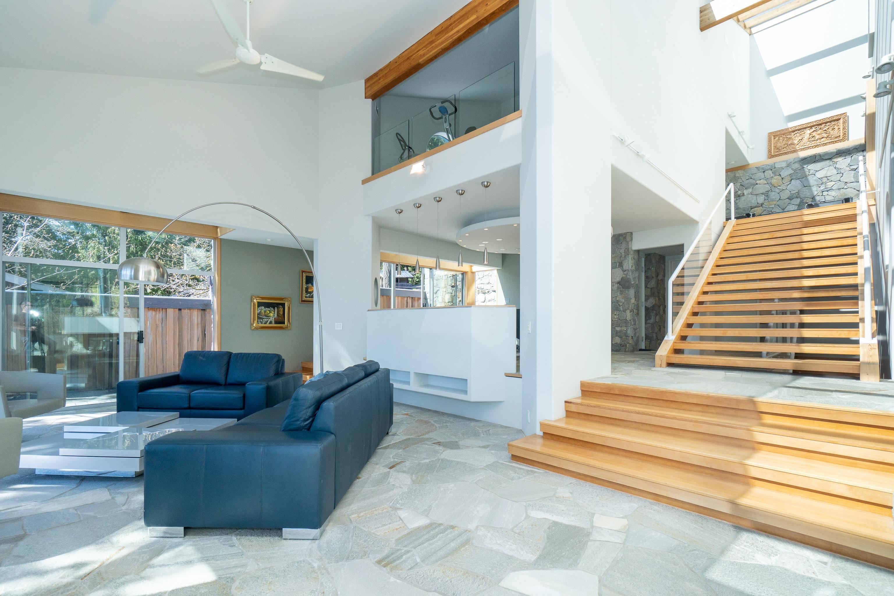 Looking back up the stairs and towards the upstairs bedrooms