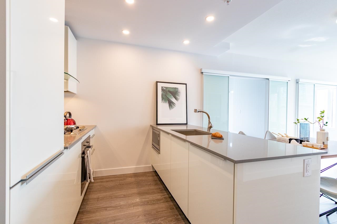 2304-1283 HOWE STREET, Vancouver, British Columbia, 3 Bedrooms Bedrooms, ,2 BathroomsBathrooms,Residential Attached,For Sale,R2784139