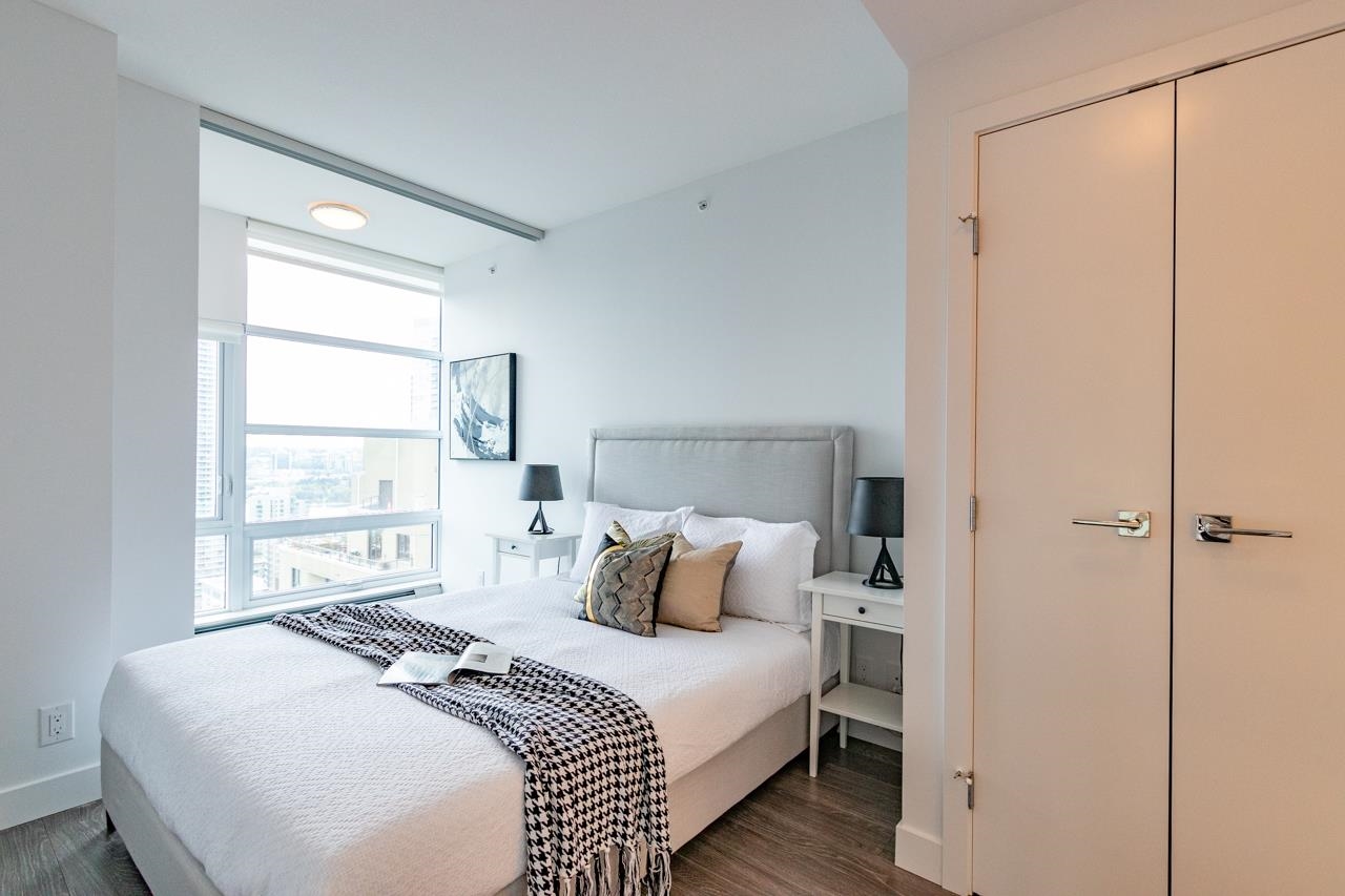 2304-1283 HOWE STREET, Vancouver, British Columbia, 3 Bedrooms Bedrooms, ,2 BathroomsBathrooms,Residential Attached,For Sale,R2784139