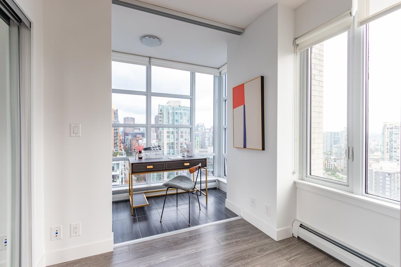 2304-1283 HOWE STREET, Vancouver, British Columbia, 3 Bedrooms Bedrooms, ,2 BathroomsBathrooms,Residential Attached,For Sale,R2784139