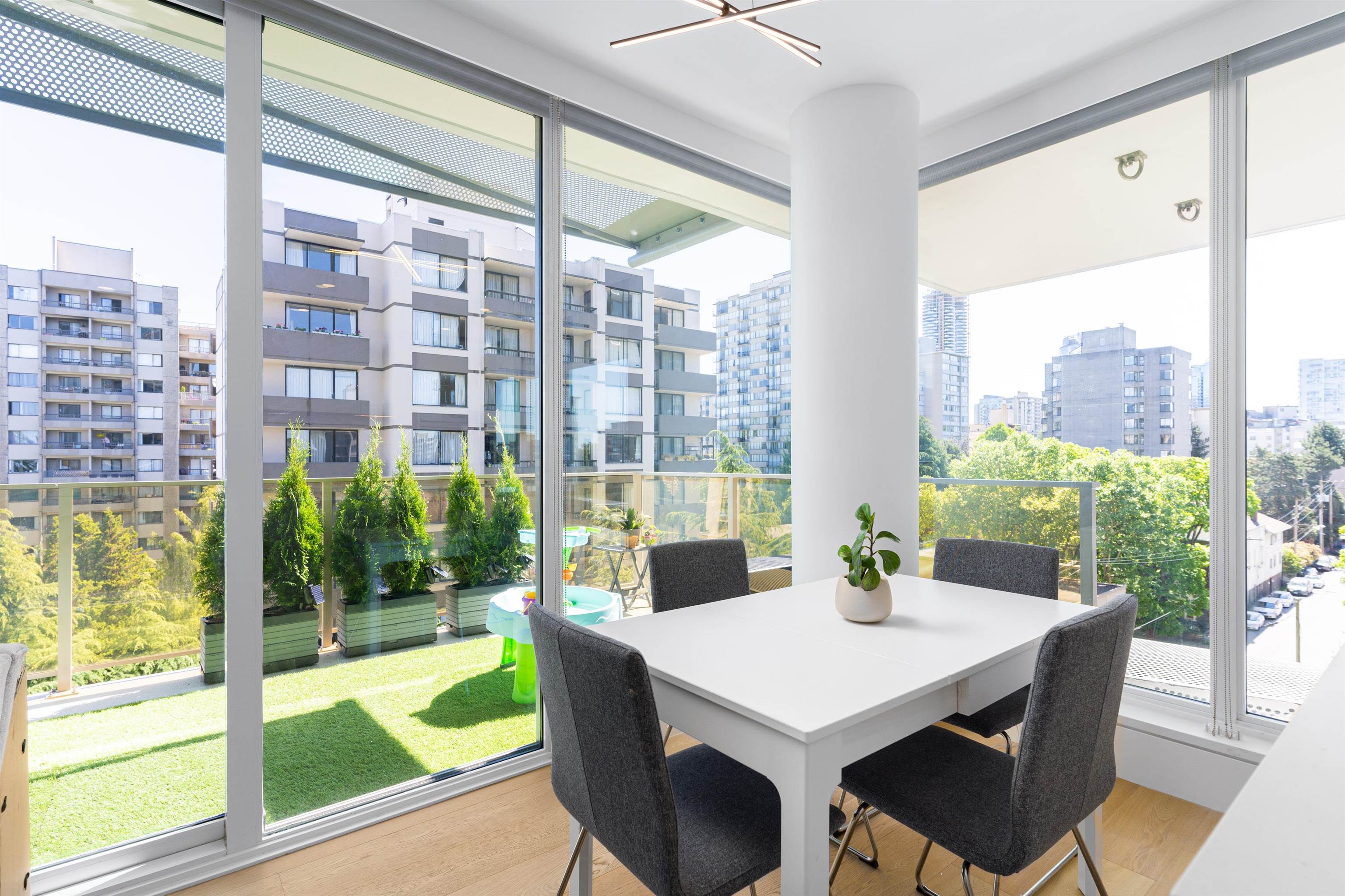 803-1365 DAVIE STREET, Vancouver, British Columbia, 2 Bedrooms Bedrooms, ,2 BathroomsBathrooms,Residential Attached,For Sale,R2785506