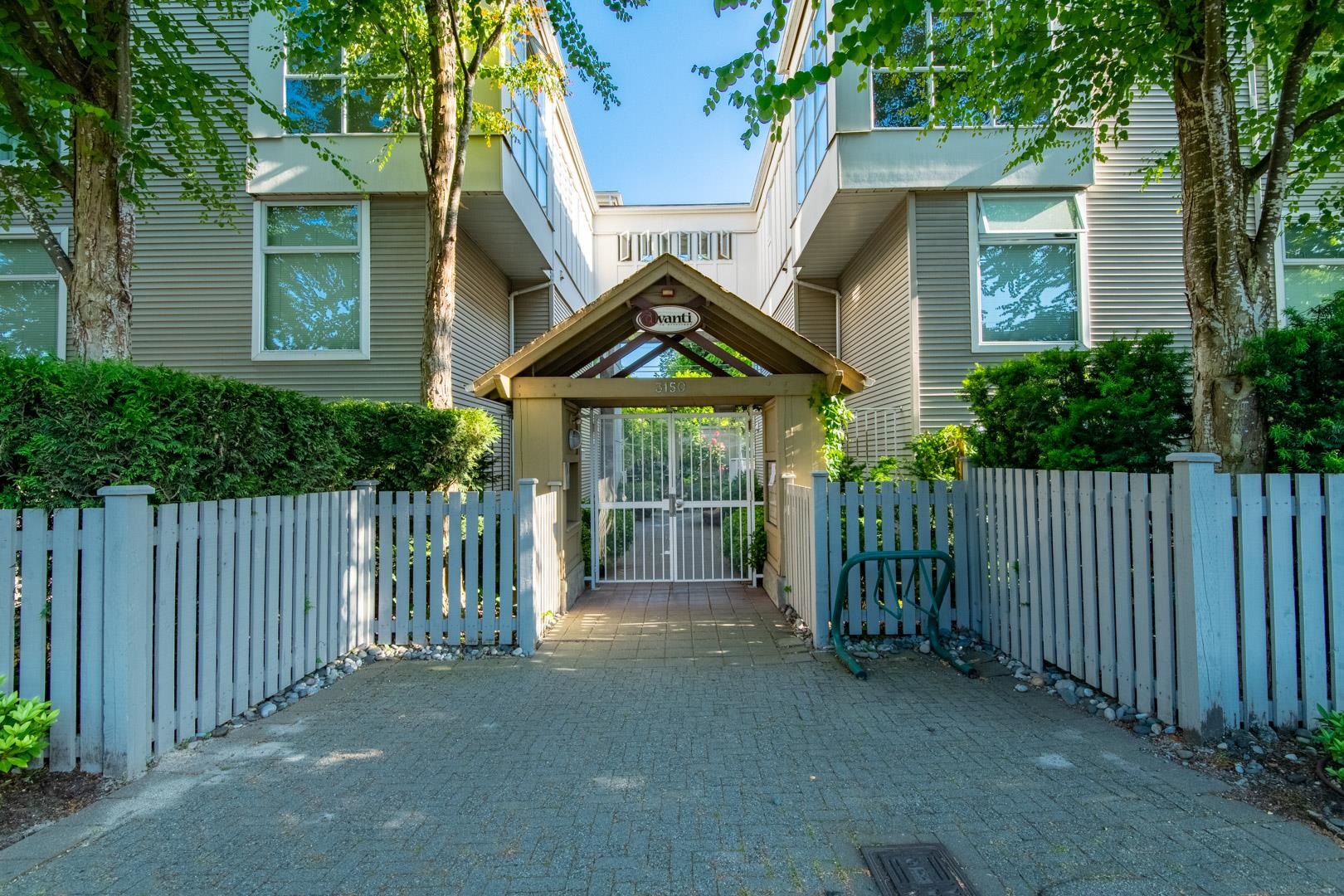 319–3150 W 4th Ave, Vancouver, BC
