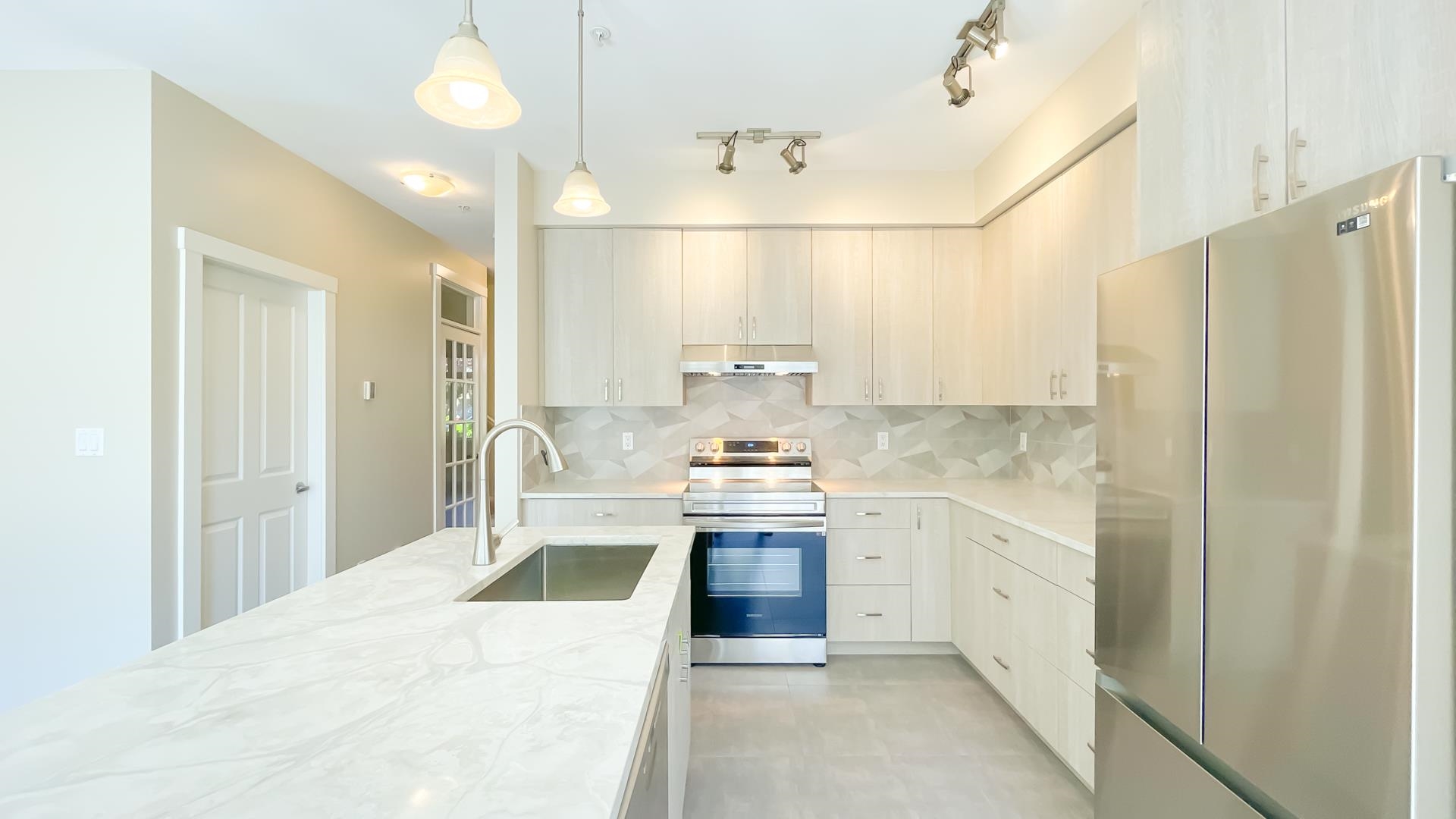 Wilson Lam Realtor, 888 58TH AVENUE, Vancouver, British Columbia V6P 6Y3, 4 Bedrooms, 4 Bathrooms, Residential Attached,For Sale ,R2786497