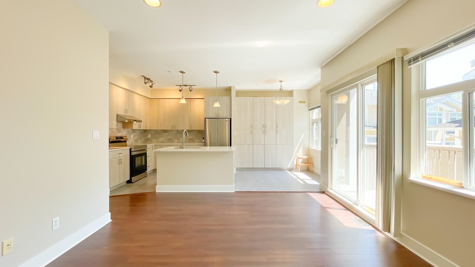 Wilson Lam Realtor, 888 58TH AVENUE, Vancouver, British Columbia V6P 6Y3, 4 Bedrooms, 4 Bathrooms, Residential Attached,For Sale ,R2786497