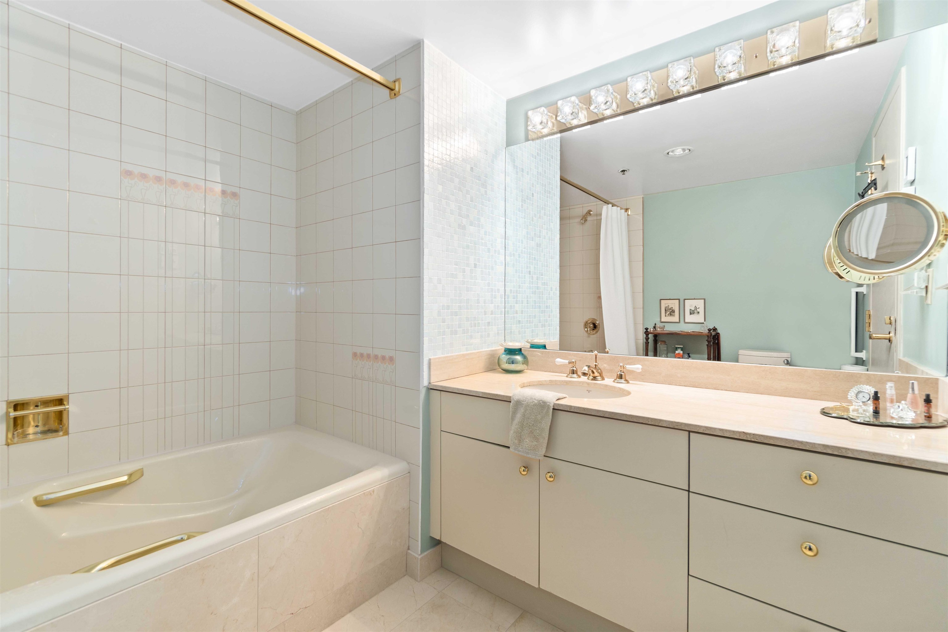 803-1470 PENNYFARTHING DRIVE, Vancouver, British Columbia, 2 Bedrooms Bedrooms, ,2 BathroomsBathrooms,Residential Attached,For Sale,R2786519