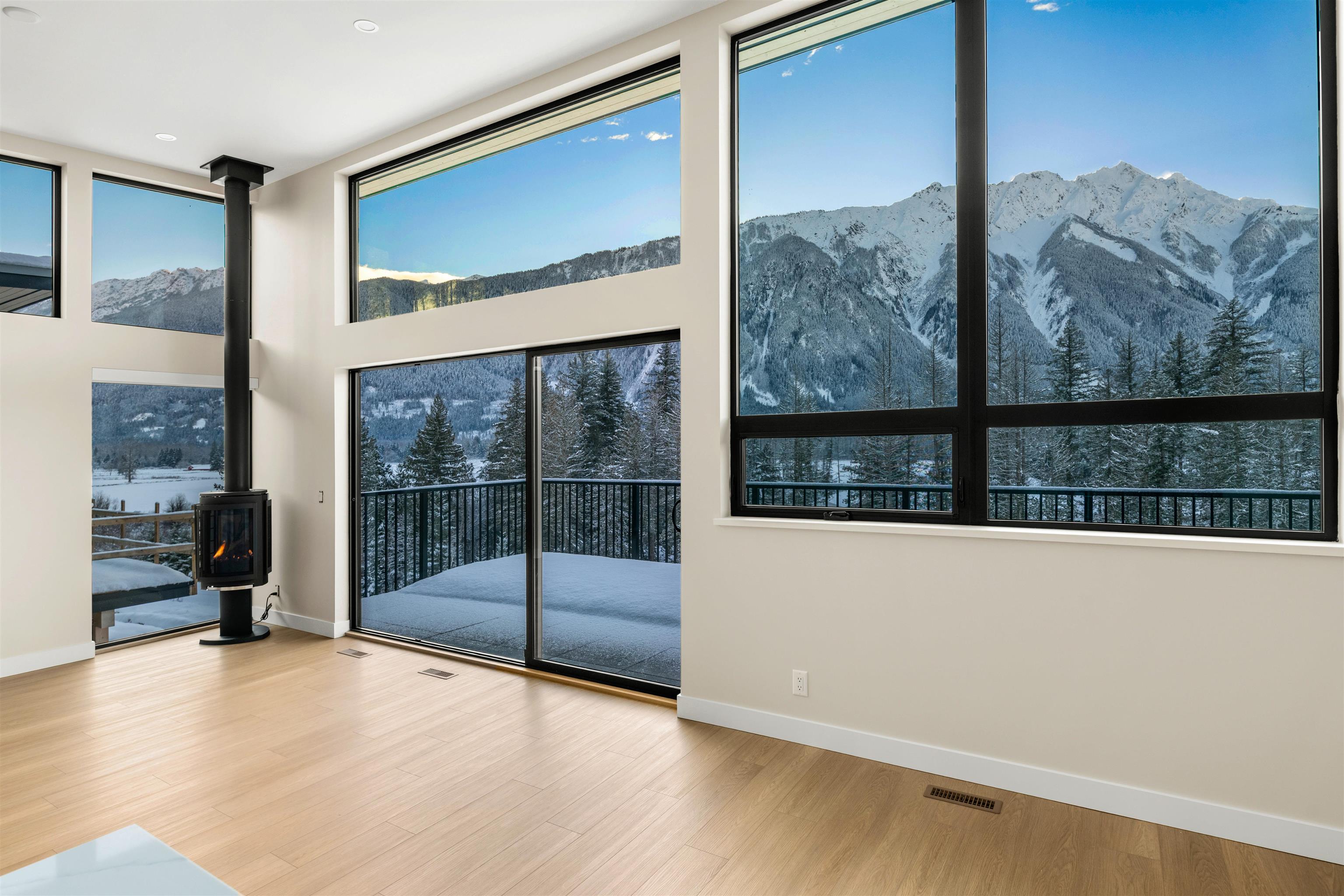 Michael Sung, 24-4000 SUNSTONE WAY, Pemberton, British Columbia, 3 Bedrooms, 3 Bathrooms, Residential Attached,For Sale ,R2787090