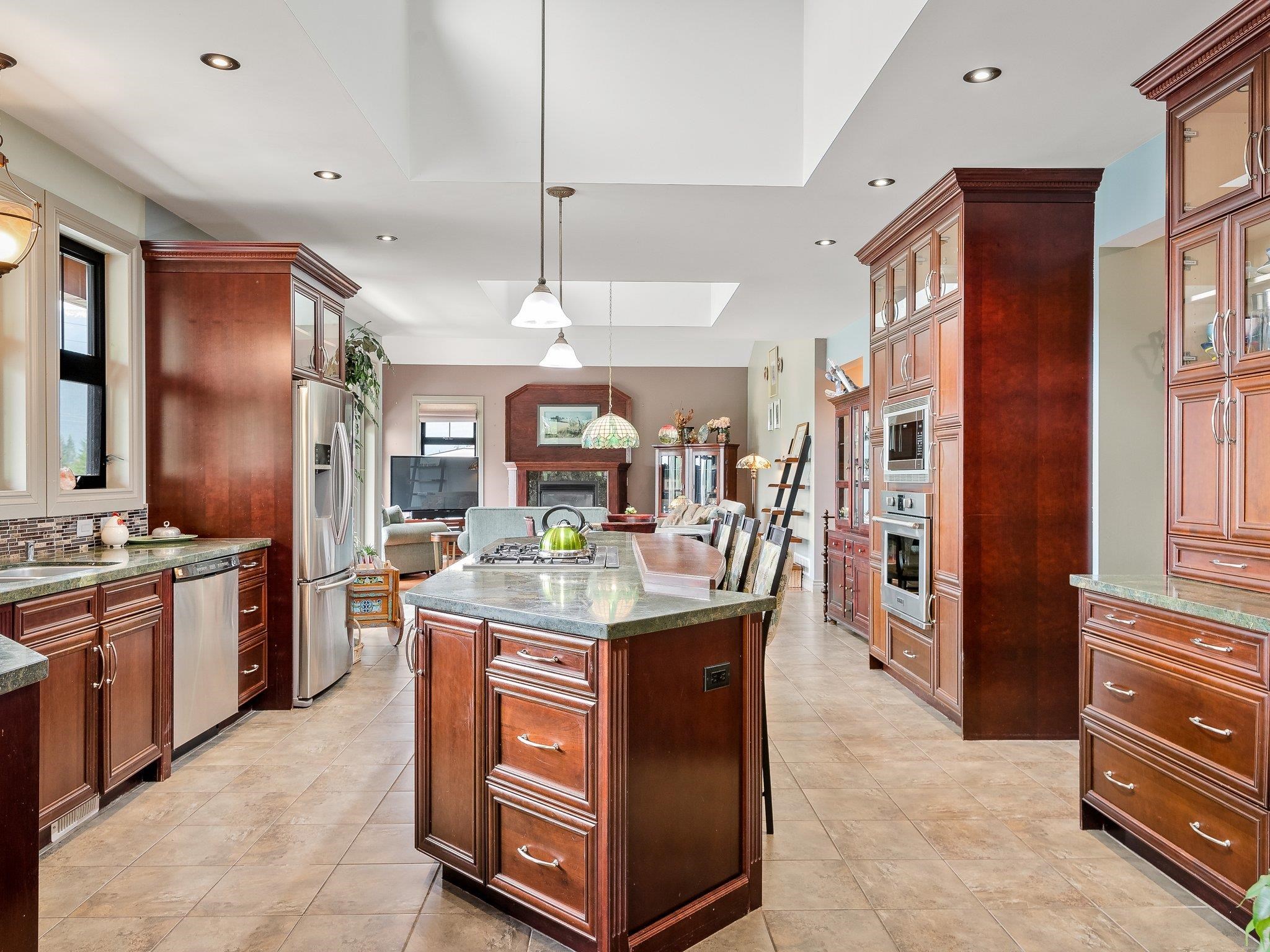Beautiful finishing and plenty of cupboard space in this Chef's Kitchen