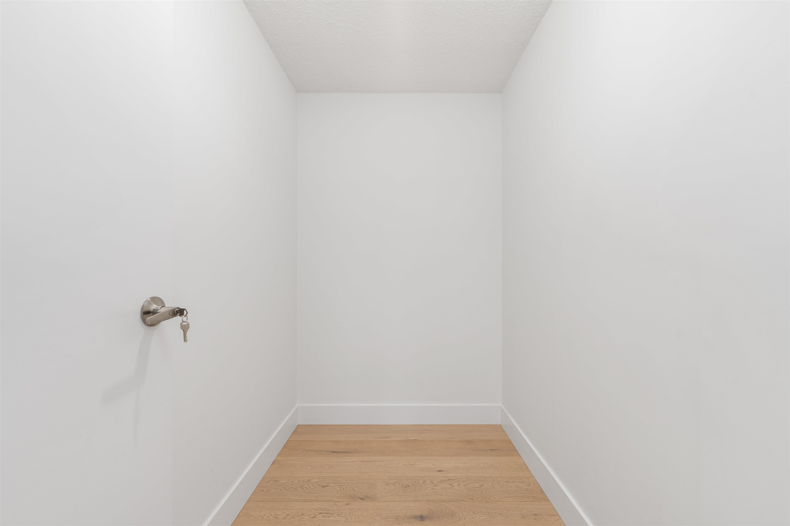 Wilson Lam Realtor, 904-550 TAYLOR STREET, Vancouver, British Columbia V6B 1R1, 2 Bedrooms, 2 Bathrooms, Residential Attached,For Sale ,R2787267