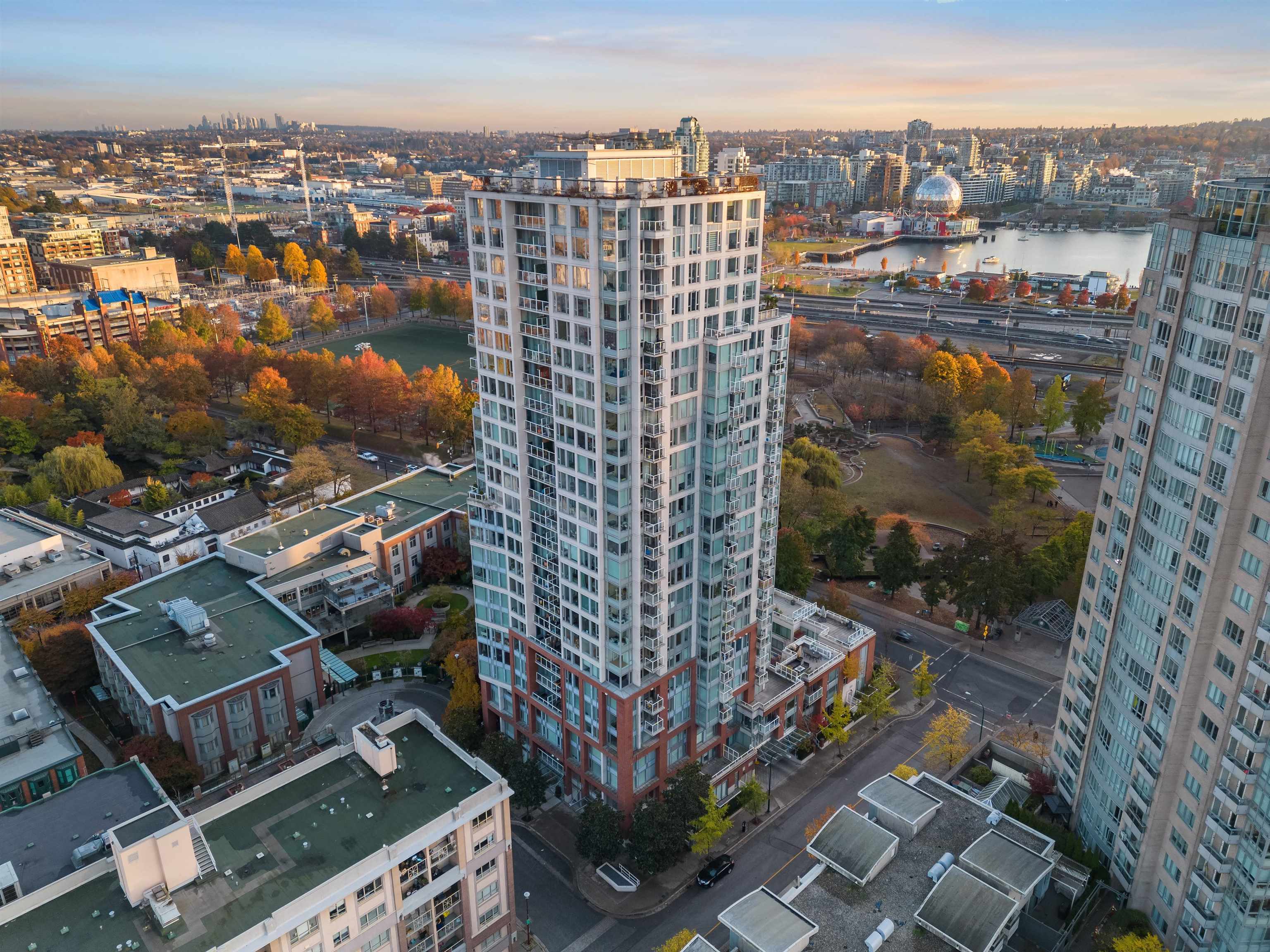 Wilson Lam Realtor, 904-550 TAYLOR STREET, Vancouver, British Columbia V6B 1R1, 2 Bedrooms, 2 Bathrooms, Residential Attached,For Sale ,R2787267