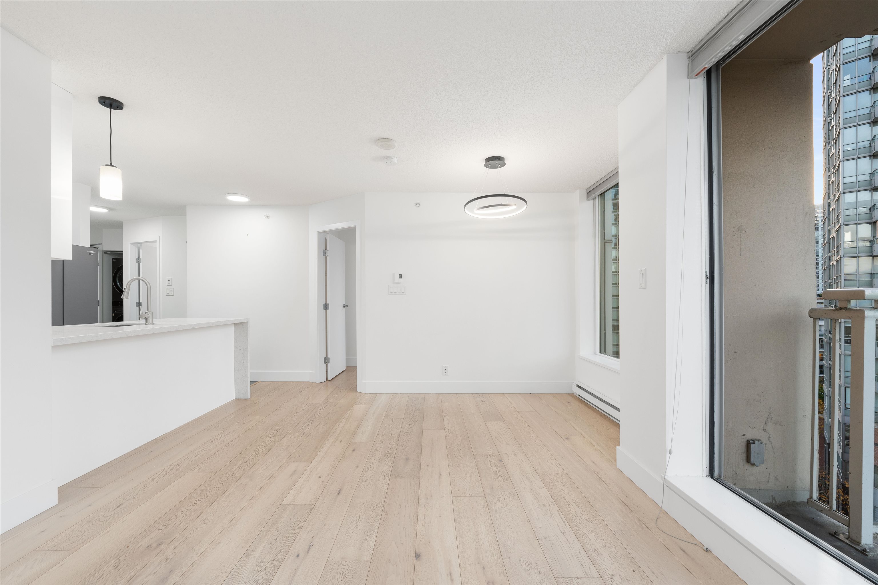 Wilson Lam Realtor, 904-550 TAYLOR STREET, Vancouver, British Columbia V6B 1R1, 2 Bedrooms, 2 Bathrooms, Residential Attached,For Sale ,R2787267