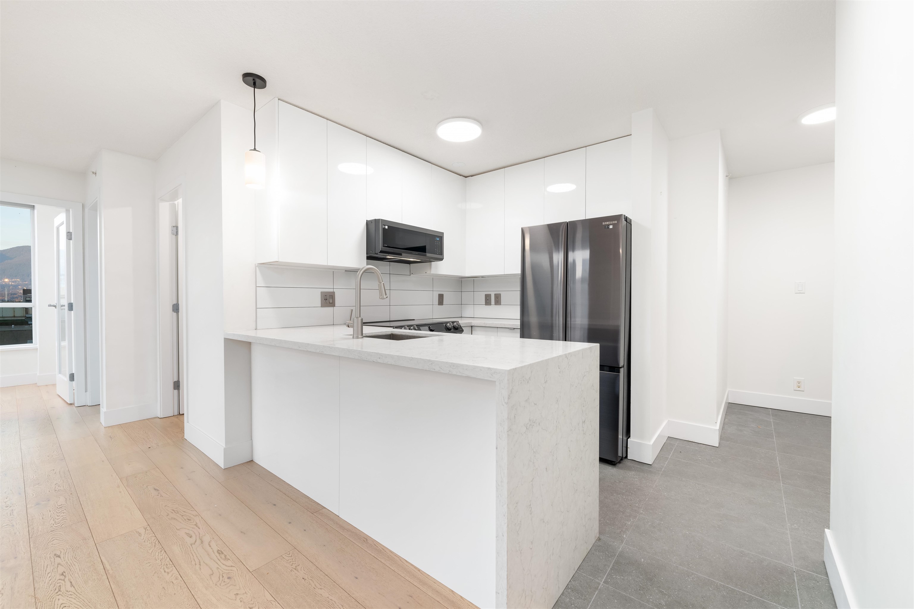 Wilson Lam Realtor, 904-550 TAYLOR STREET, Vancouver, British Columbia V6B 1R1, 2 Bedrooms, 2 Bathrooms, Residential Attached,For Sale ,R2787267