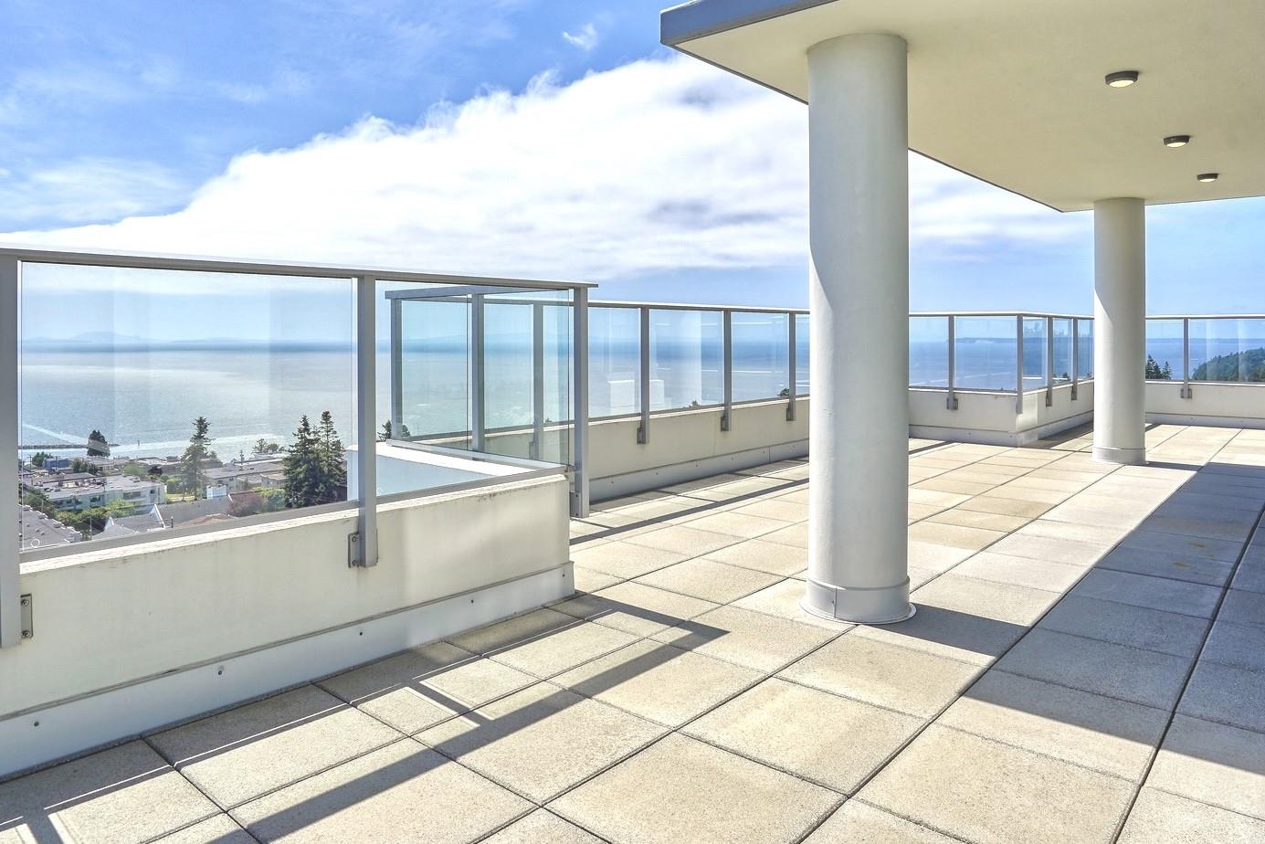 1107-15165 THRIFT AVENUE, White Rock, British Columbia, 2 Bedrooms Bedrooms, ,2 BathroomsBathrooms,Residential Attached,For Sale,R2787471