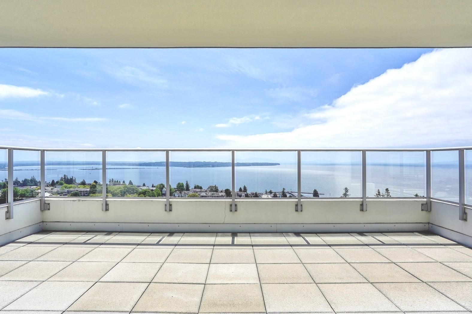 1107-15165 THRIFT AVENUE, White Rock, British Columbia, 2 Bedrooms Bedrooms, ,2 BathroomsBathrooms,Residential Attached,For Sale,R2787471