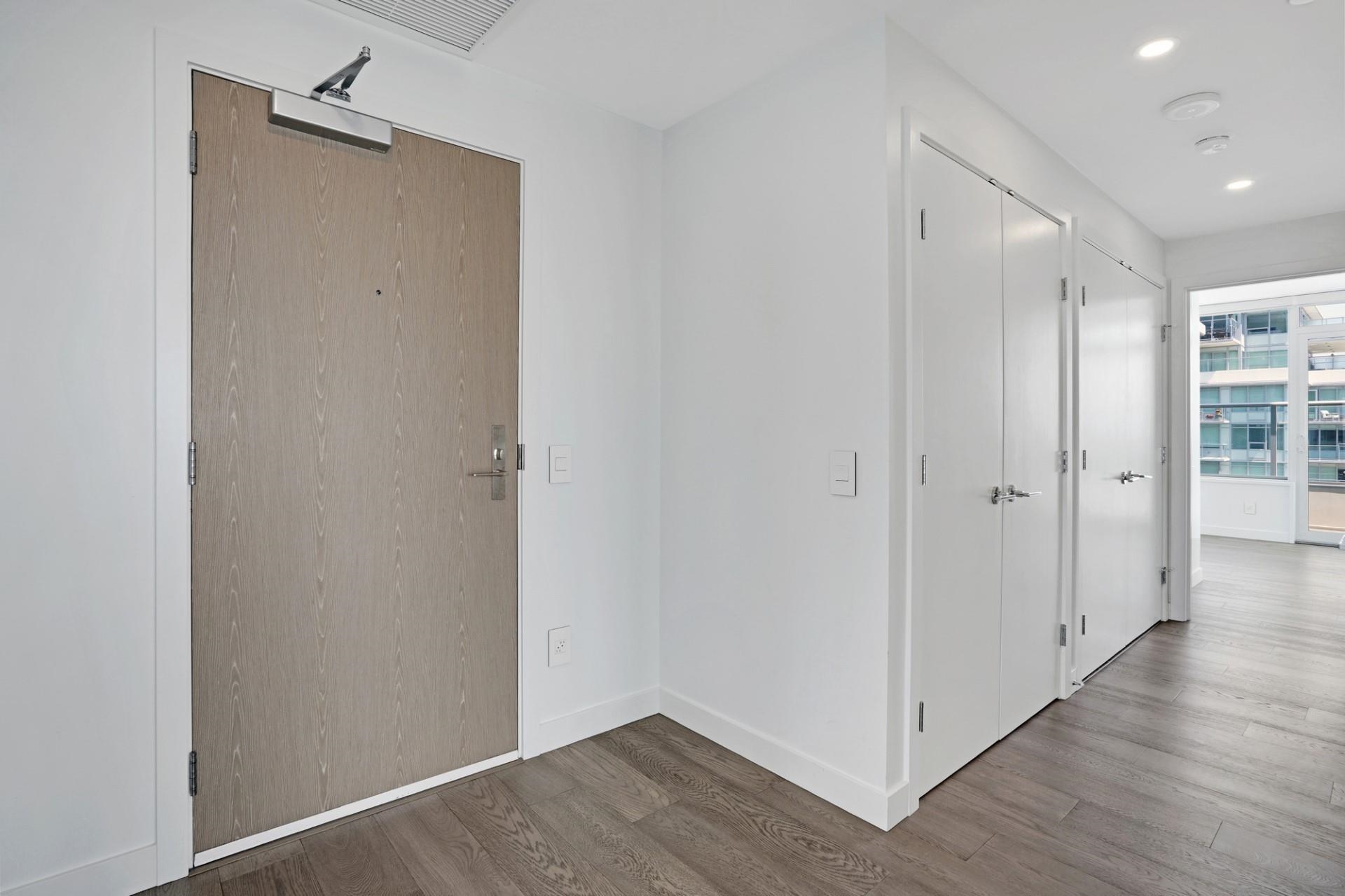 1107-15165 THRIFT AVENUE, White Rock, British Columbia, 2 Bedrooms Bedrooms, ,2 BathroomsBathrooms,Residential Attached,For Sale,R2787471