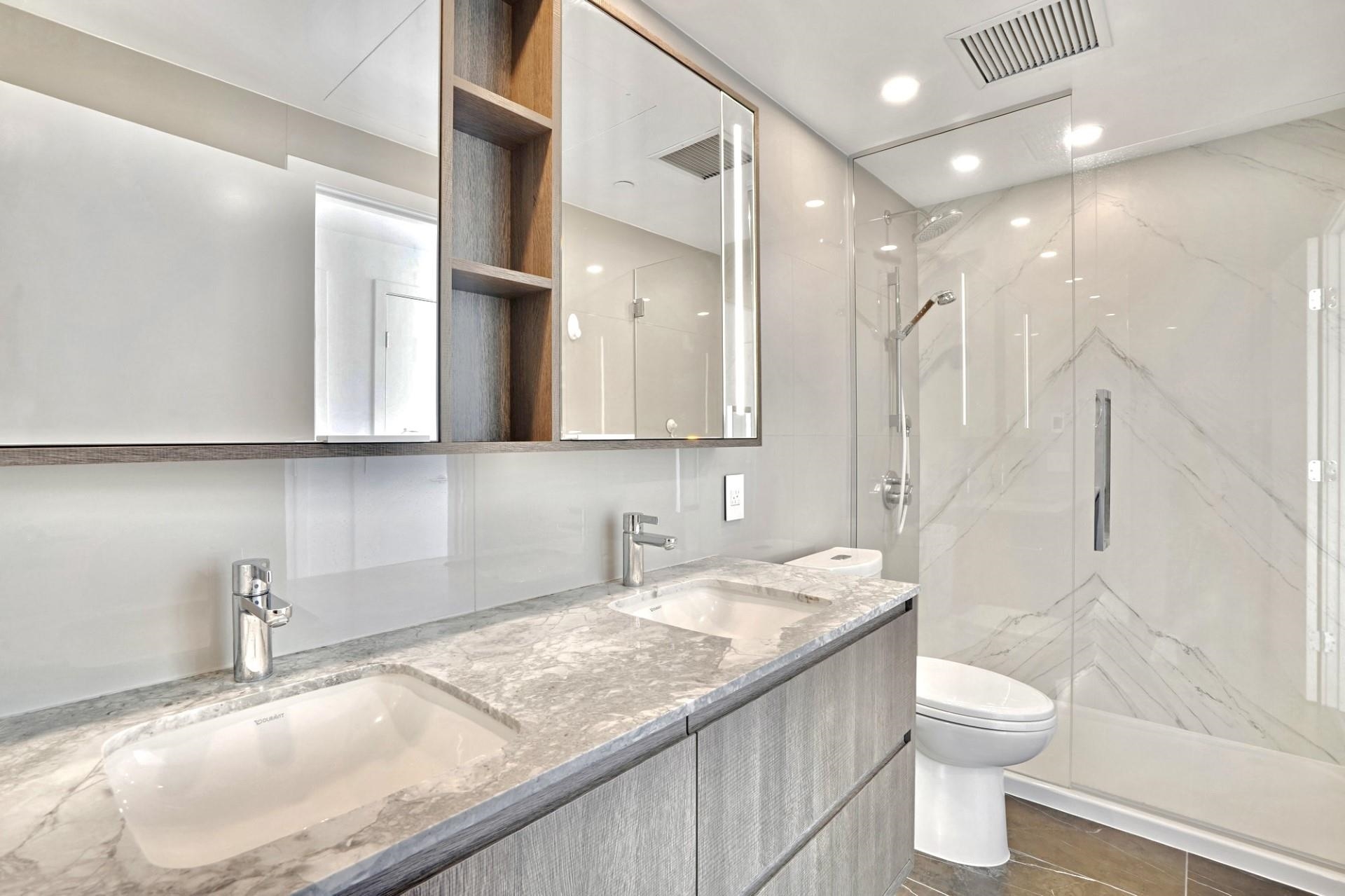 1107-15165 THRIFT AVENUE, White Rock, British Columbia, 2 Bedrooms Bedrooms, ,2 BathroomsBathrooms,Residential Attached,For Sale,R2787471