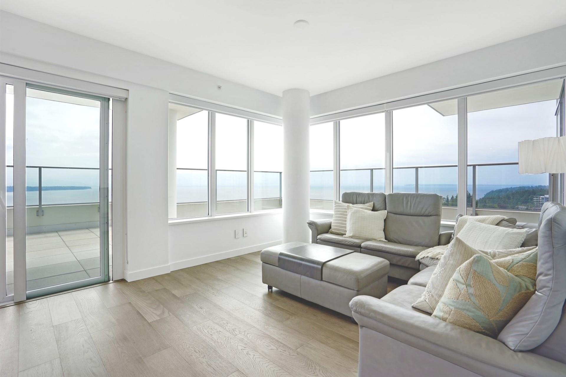1107-15165 THRIFT AVENUE, White Rock, British Columbia, 2 Bedrooms Bedrooms, ,2 BathroomsBathrooms,Residential Attached,For Sale,R2787471