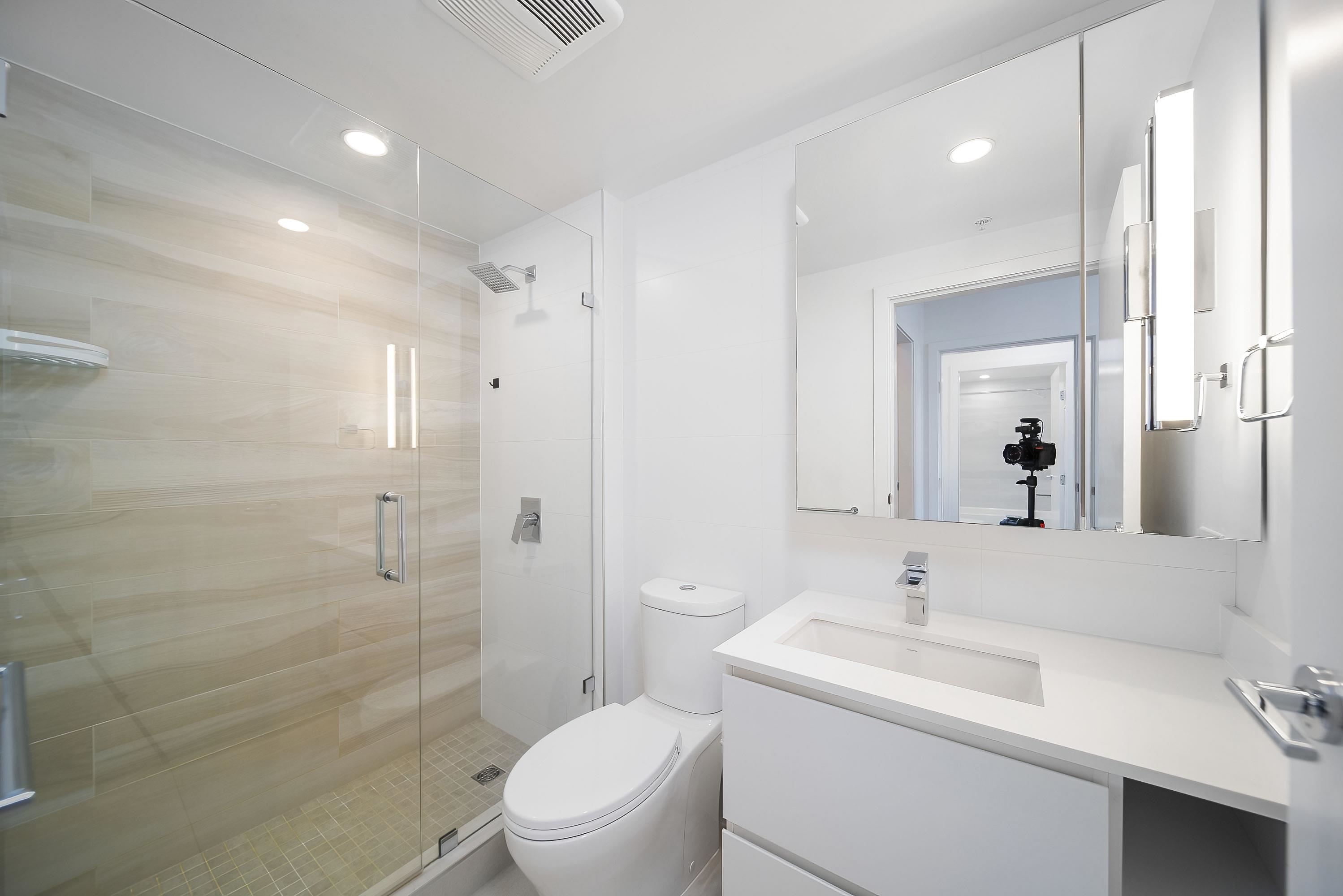 Wilson Lam Realtor, 2604-13655 FRASER HIGHWAY, Surrey, British Columbia V3T 0P8, 2 Bedrooms, 2 Bathrooms, Residential Attached,For Sale ,R2787776