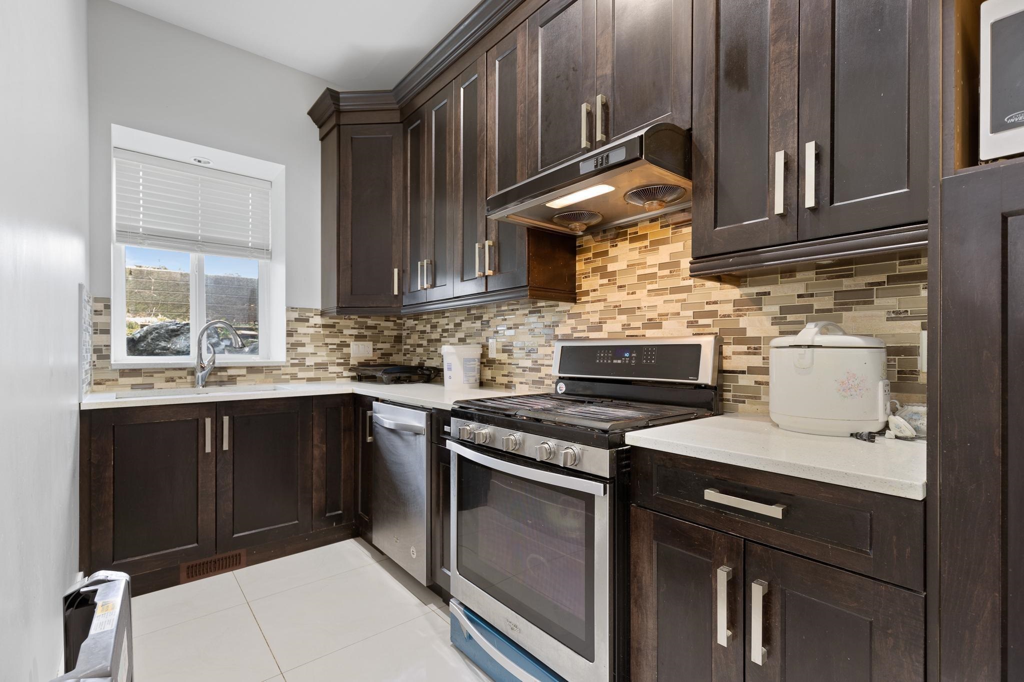 B-3436 HEADWATER PLACE, Abbotsford, British Columbia, 8 Bedrooms Bedrooms, ,6 BathroomsBathrooms,Residential Detached,For Sale,R2787990