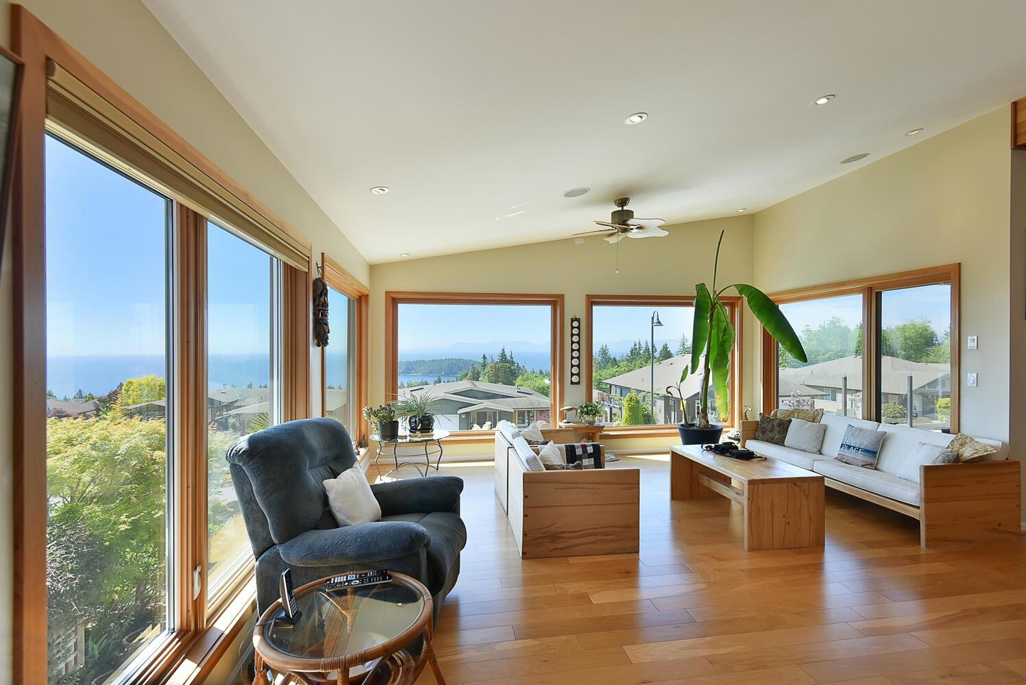 Sechelt District House/Single Family for sale:  4 bedroom 3,168 sq.ft. (Listed 2023-06-14)