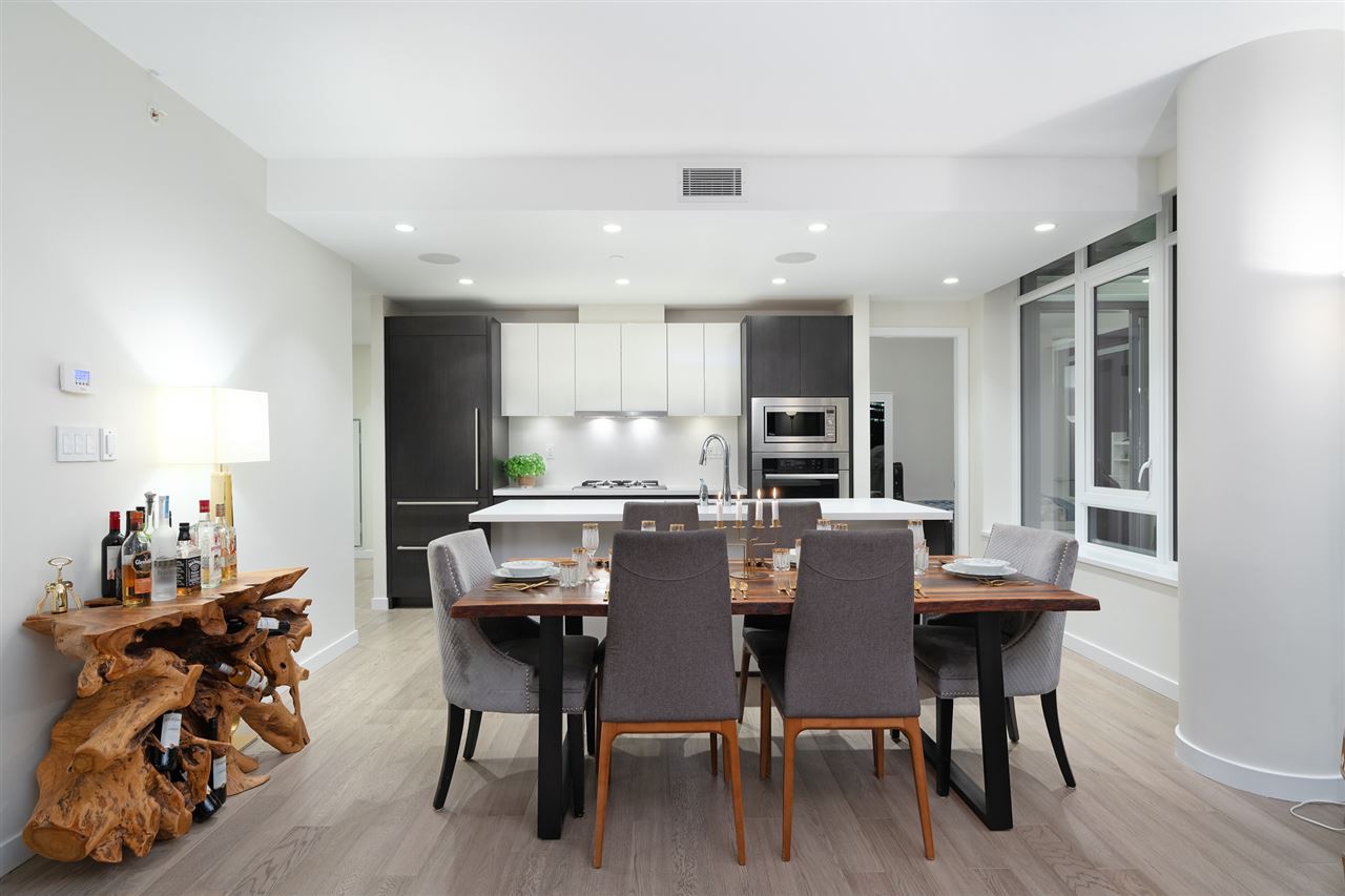 Michael Sung, 202-768 ARTHUR ERICKSON PLACE, West Vancouver, British Columbia, 2 Bedrooms, 2 Bathrooms, Residential Attached,For Sale ,R2790023