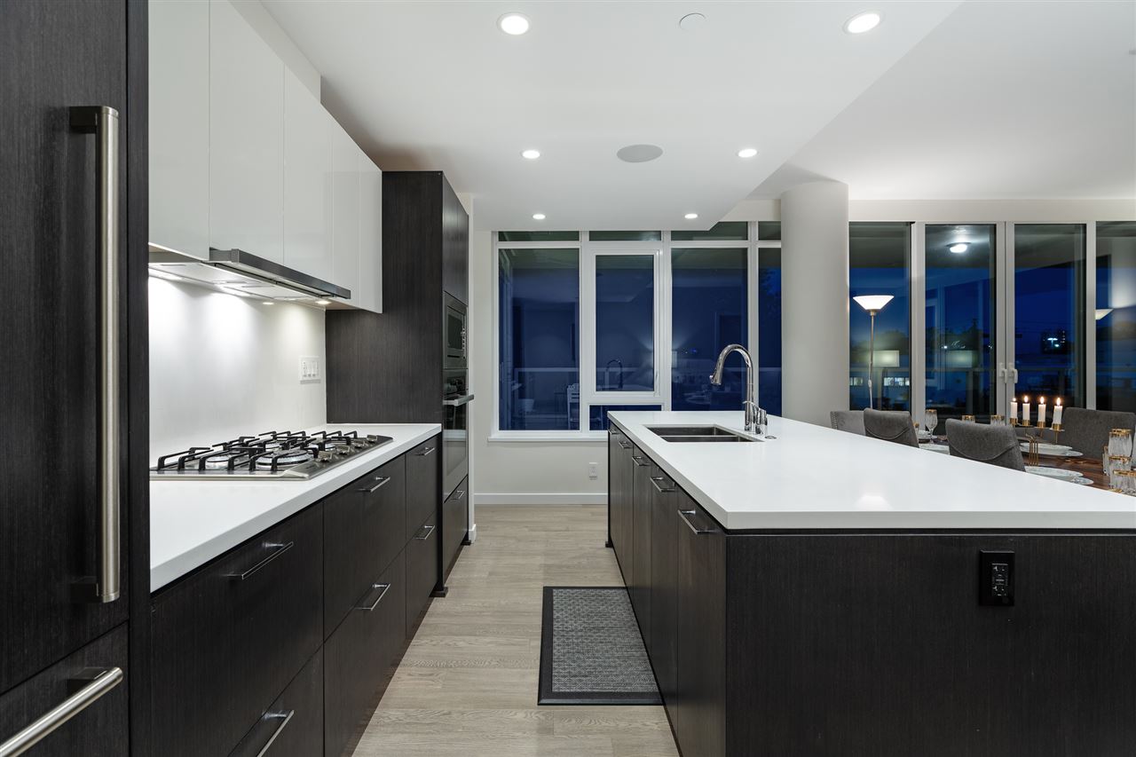 Michael Sung, 202-768 ARTHUR ERICKSON PLACE, West Vancouver, British Columbia, 2 Bedrooms, 2 Bathrooms, Residential Attached,For Sale ,R2790023