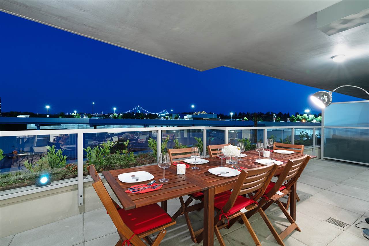 Michael Sung, 202-768 ARTHUR ERICKSON PLACE, West Vancouver, British Columbia, 2 Bedrooms, 2 Bathrooms, Residential Attached,For Sale ,R2790023