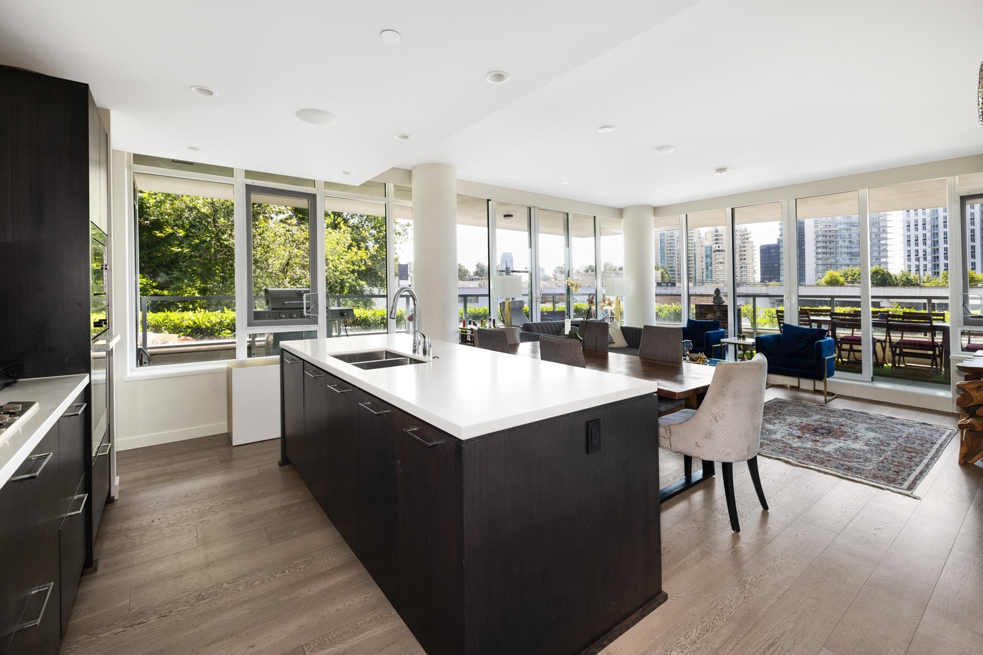 Michael Sung, 202-768 ARTHUR ERICKSON PLACE, West Vancouver, British Columbia, 2 Bedrooms, 2 Bathrooms, Residential Attached,For Sale ,R2790023