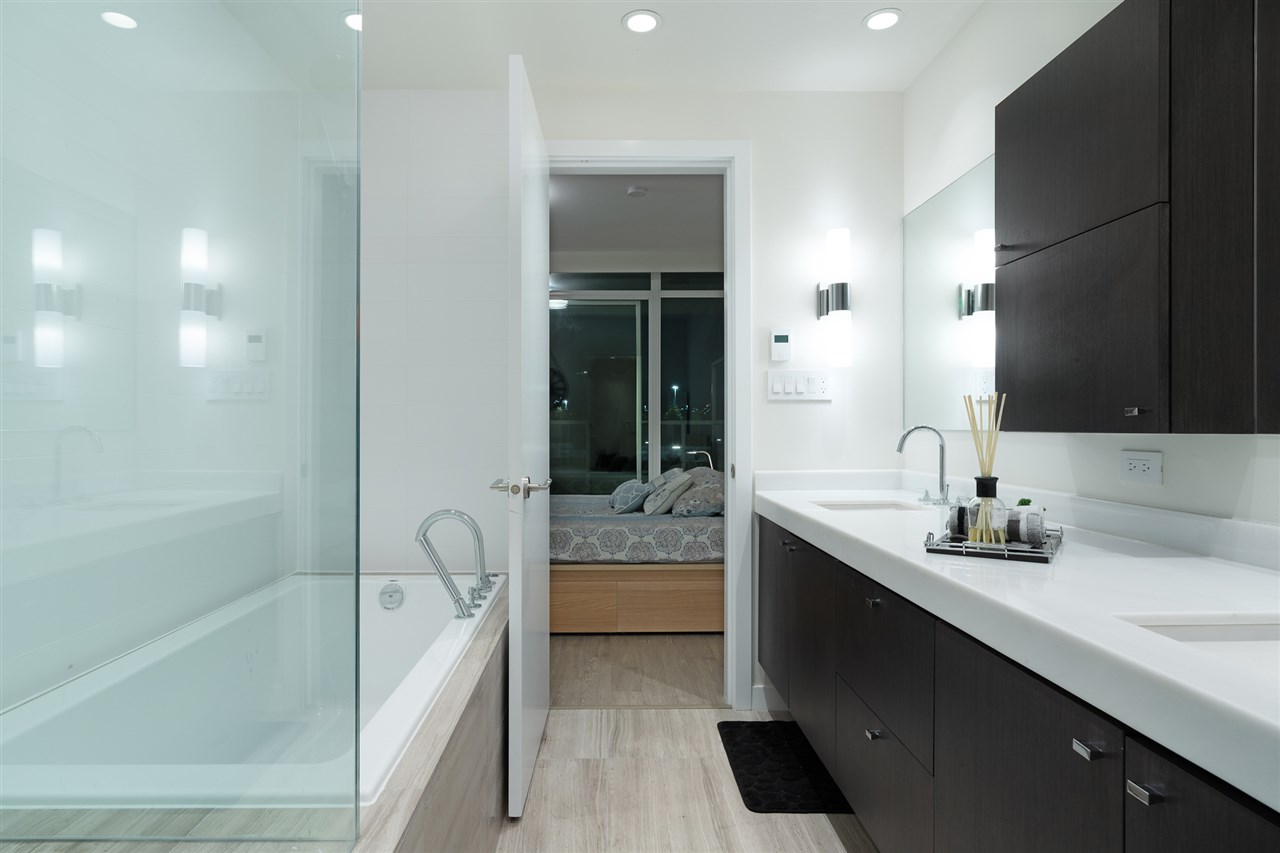 Michael Sung, 202-768 ARTHUR ERICKSON PLACE, West Vancouver, British Columbia, 2 Bedrooms, 2 Bathrooms, Residential Attached,For Sale ,R2790023
