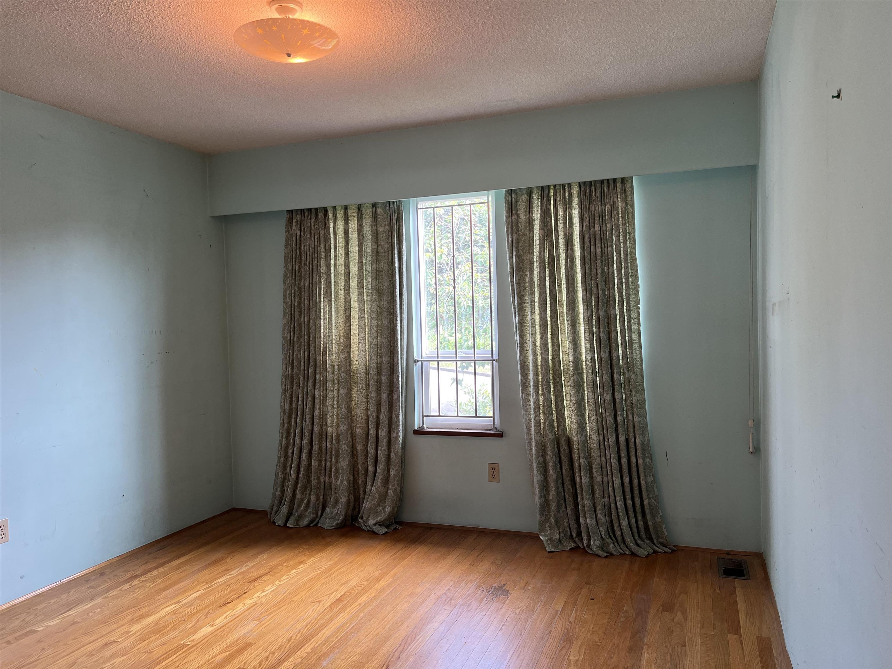 Wilson Lam Realtor, 2415 28TH AVENUE, Vancouver, British Columbia V5R 1R5, 4 Bedrooms, 3 Bathrooms, Residential Detached,For Sale ,R2790467