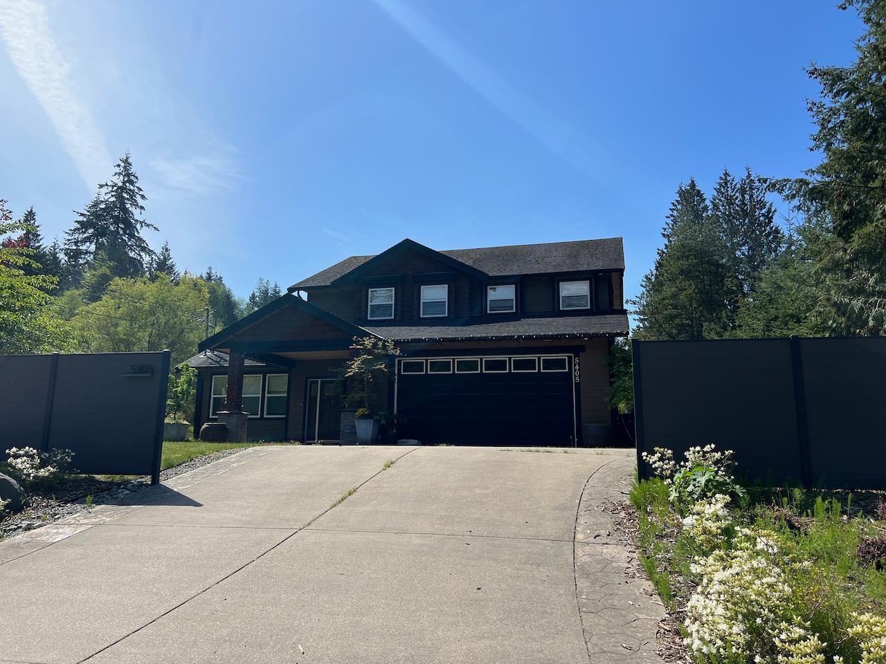 5405 YEW ROAD, Sechelt, British Columbia, 3 Bedrooms Bedrooms, ,4 BathroomsBathrooms,Residential Detached,For Sale,R2790525