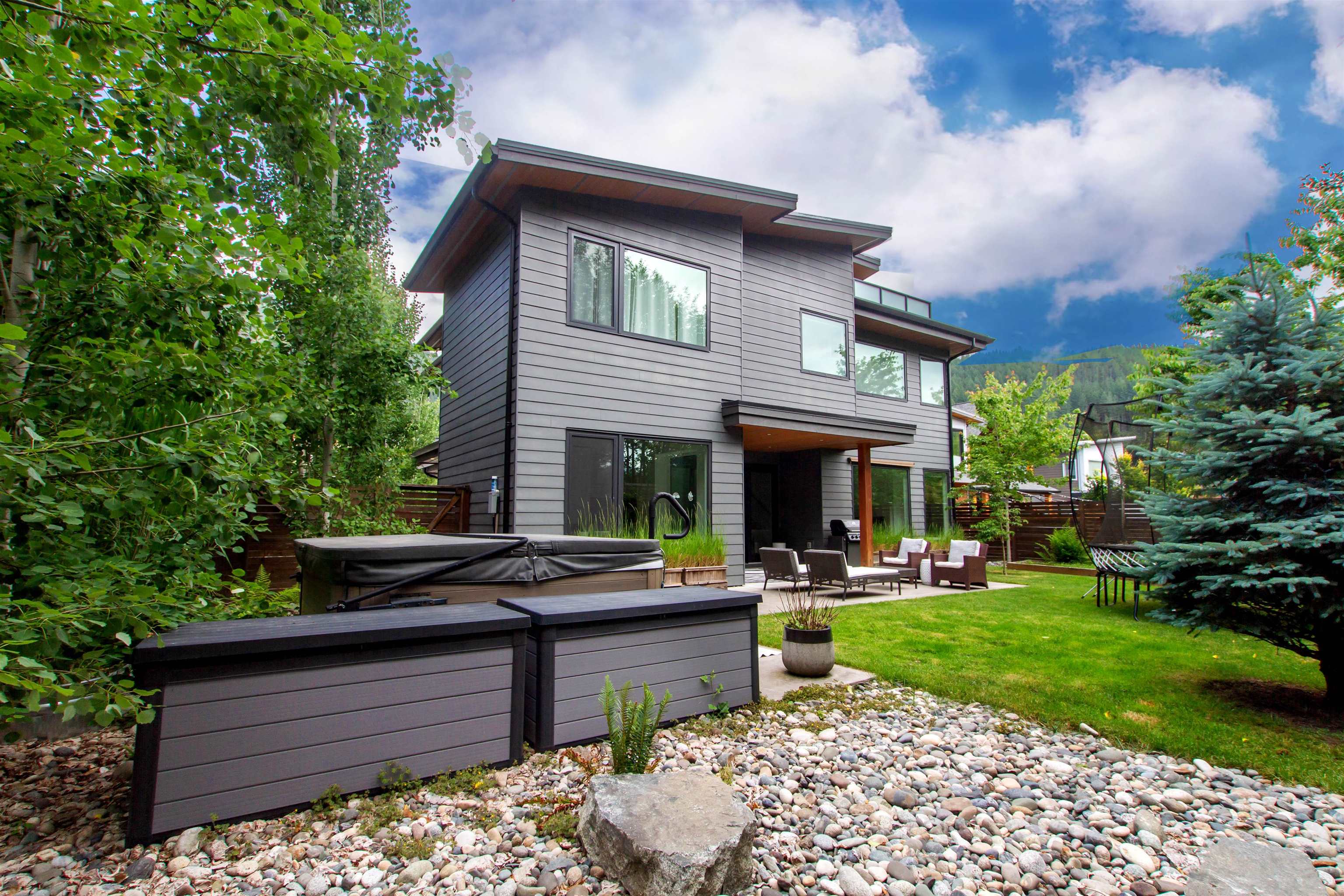 3314 ARISTOTLE PLACE, Squamish, British Columbia, 5 Bedrooms Bedrooms, ,3 BathroomsBathrooms,Residential Detached,For Sale,R2790563