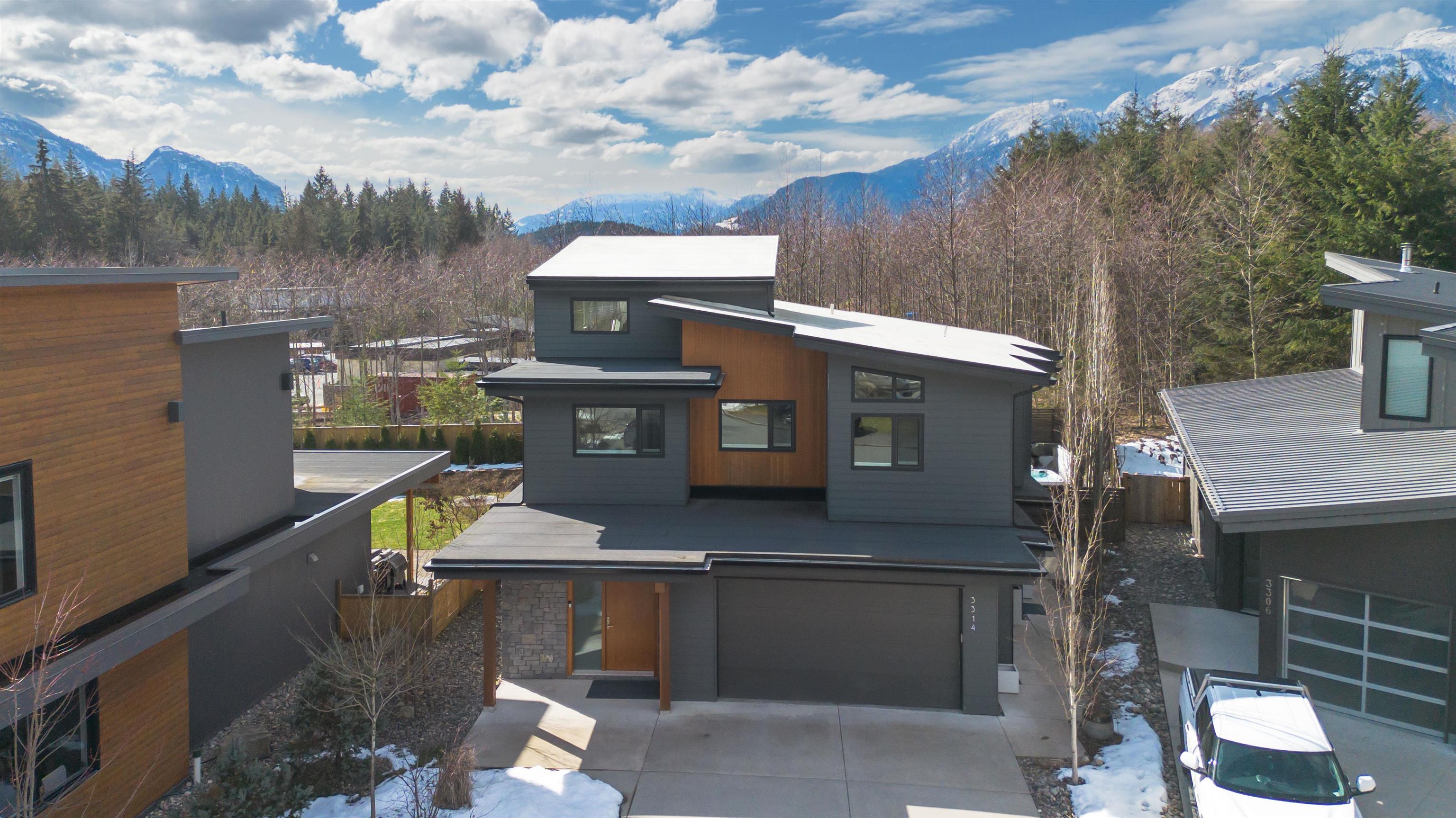 3314 ARISTOTLE PLACE, Squamish, British Columbia, 5 Bedrooms Bedrooms, ,3 BathroomsBathrooms,Residential Detached,For Sale,R2790563