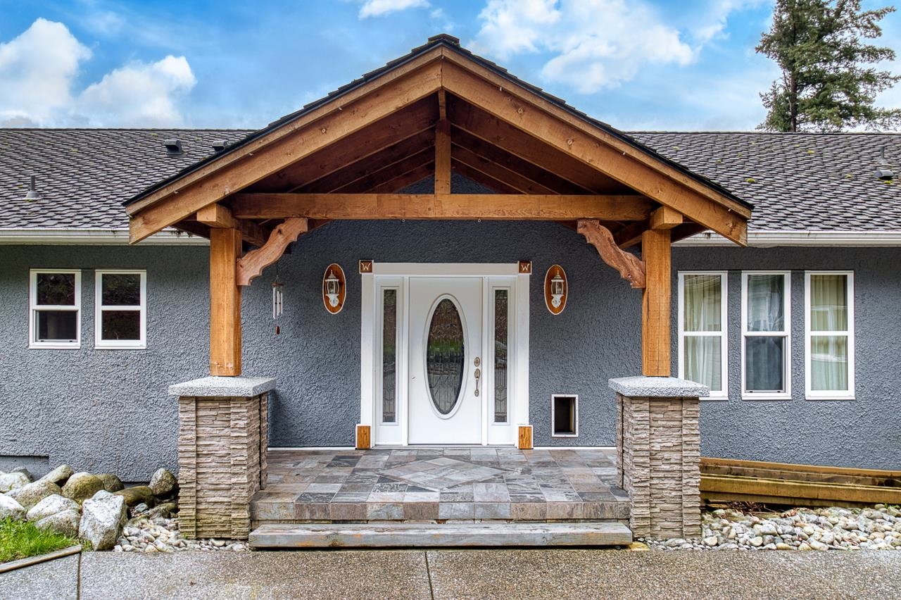 30010 SILVERDALE AVENUE, Mission, British Columbia, 3 Bedrooms Bedrooms, ,6 BathroomsBathrooms,Residential Detached,For Sale,R2791720