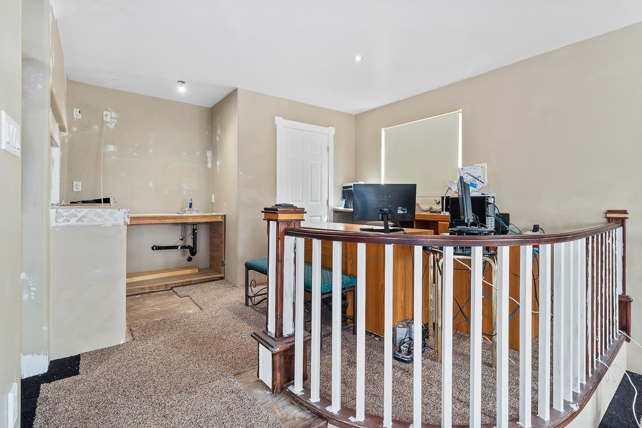 30010 SILVERDALE AVENUE, Mission, British Columbia, 3 Bedrooms Bedrooms, ,6 BathroomsBathrooms,Residential Detached,For Sale,R2791720