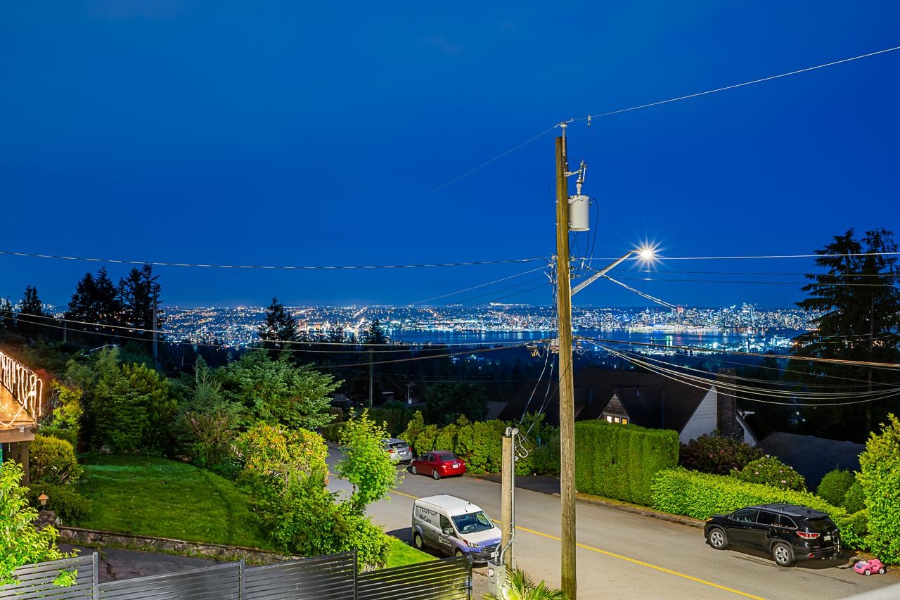 392 VENTURA CRESCENT, North Vancouver, British Columbia V7N 3G6, 7 Bedrooms Bedrooms, ,8 BathroomsBathrooms,Residential Detached,For Sale,R2791733