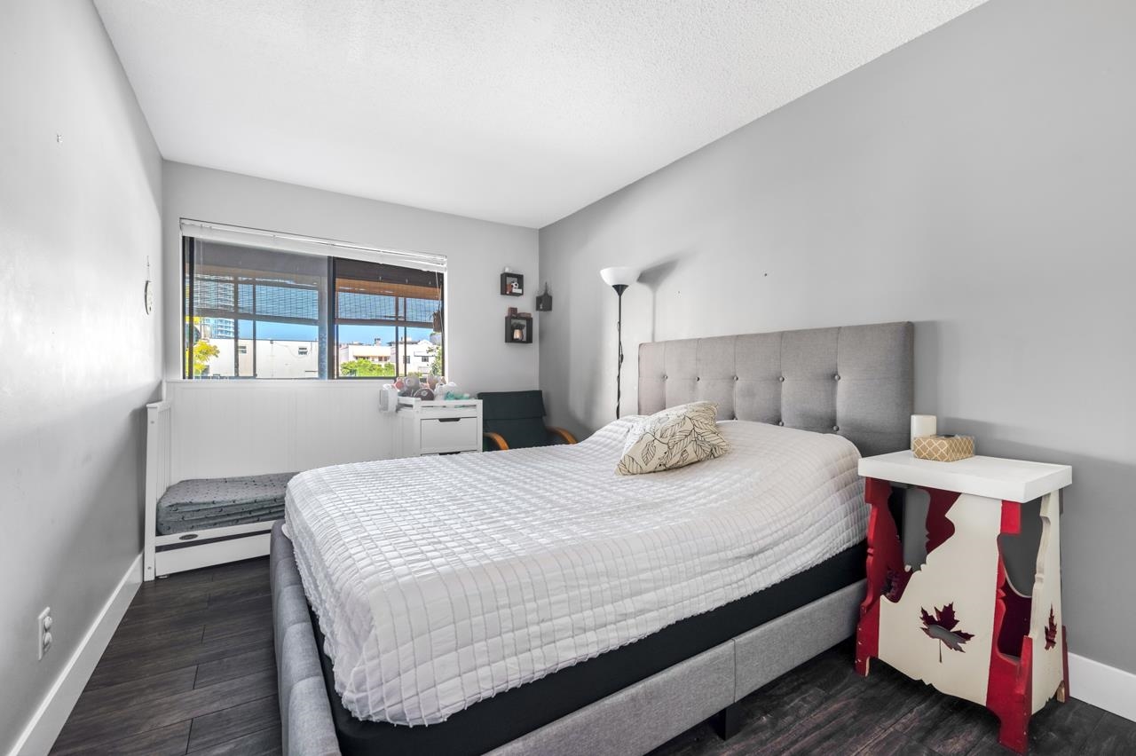 202-1526 GEORGE STREET, White Rock, British Columbia, 2 Bedrooms Bedrooms, ,2 BathroomsBathrooms,Residential Attached,For Sale,R2792687
