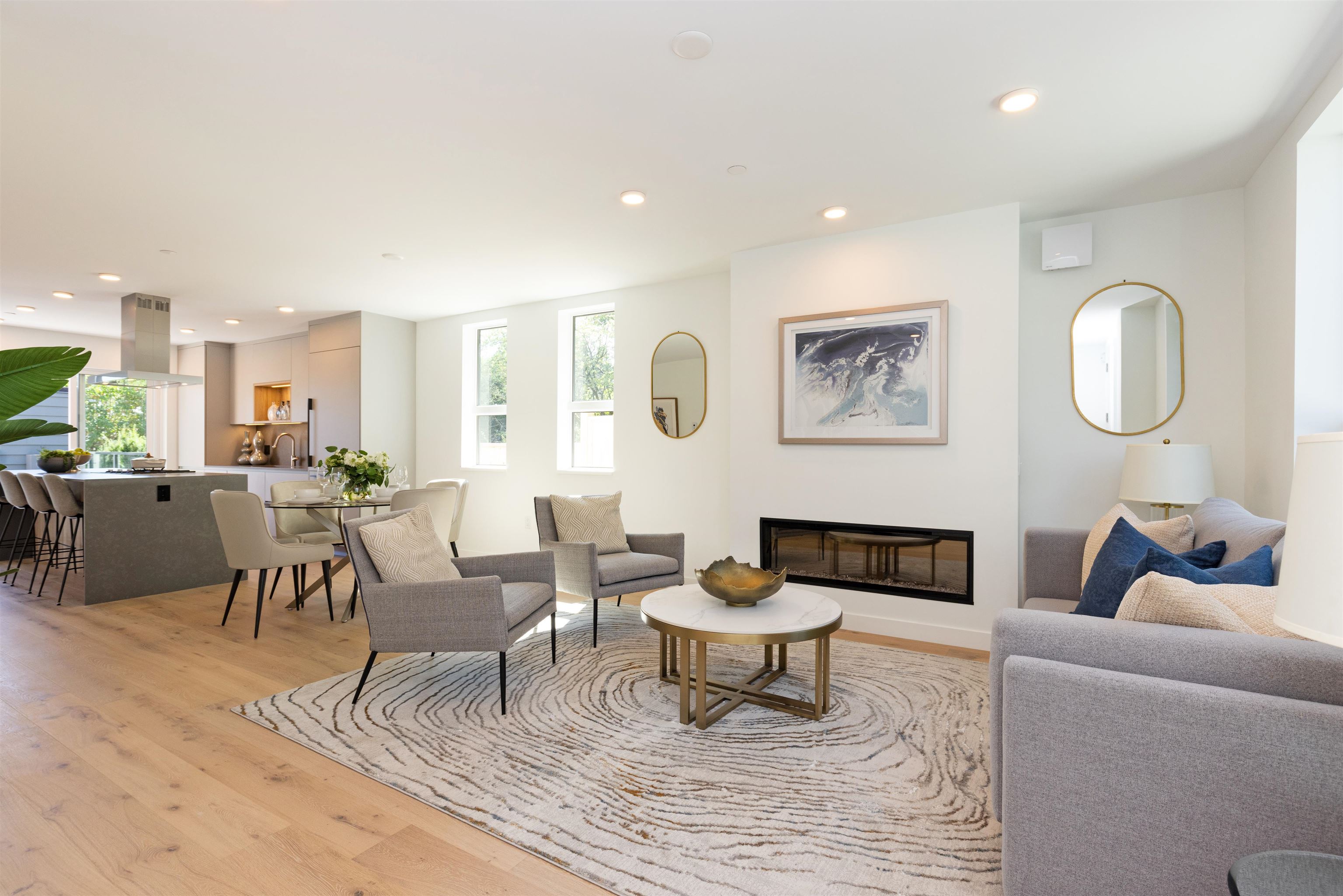 Floor plan is 19 feet wide and accommodates large-scale furniture.