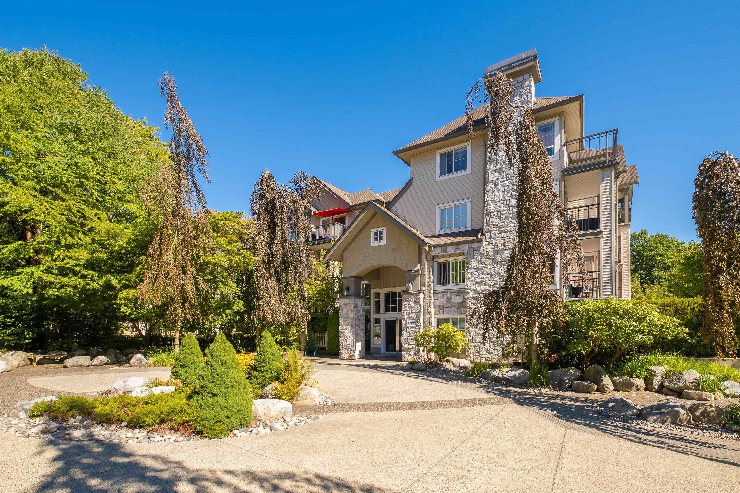 Lynn Valley Apartment/Condo for sale:  2 bedroom 1,000 sq.ft. (Listed 2023-09-20)