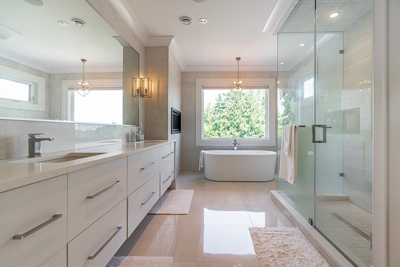 Wilson Lam Realtor, 14383 28 AVENUE, Surrey, British Columbia V4P 2H2, 8 Bedrooms, 12 Bathrooms, Residential Detached,For Sale ,R2799807